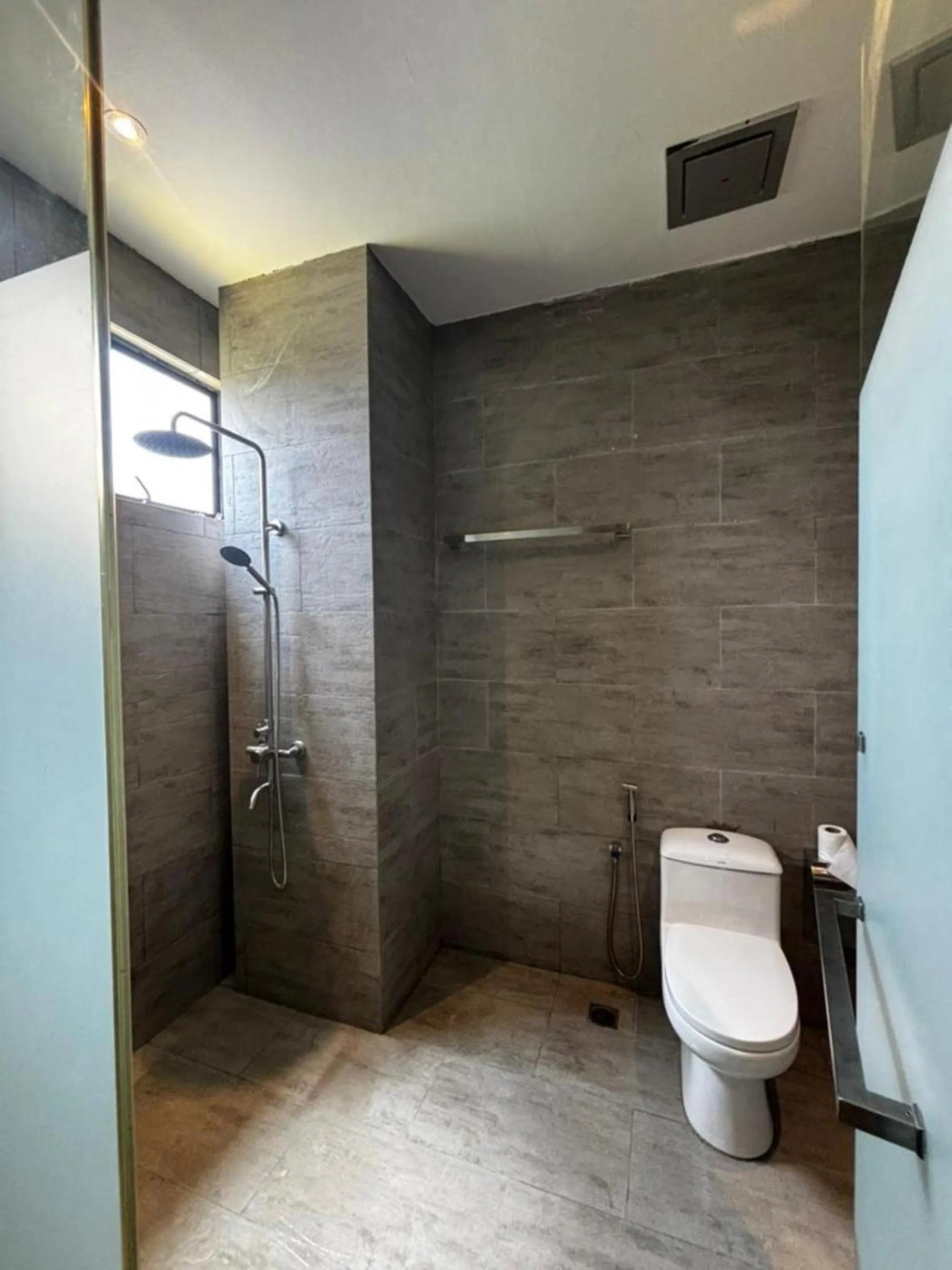 Shower in iBilik Hotel - KLIA 1 KLIA 2, Sepang