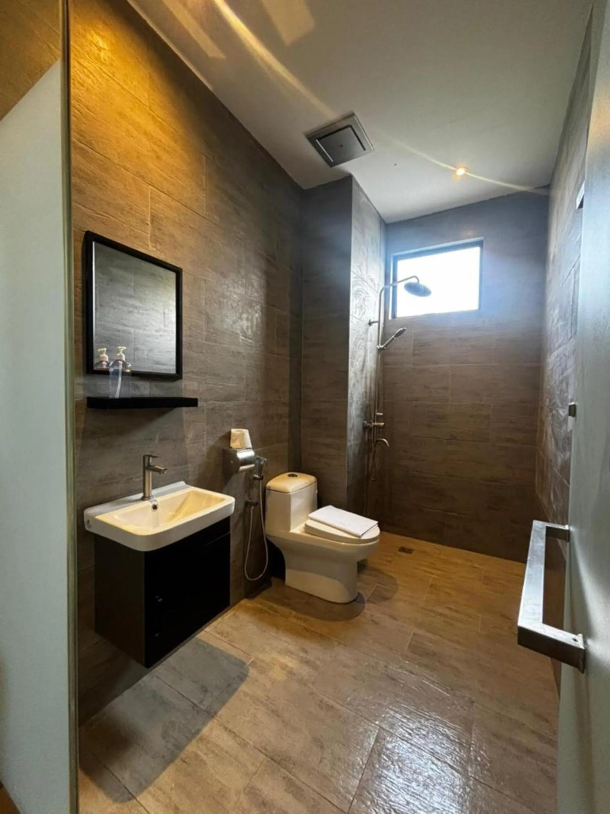 Shower in iBilik Hotel - KLIA 1 KLIA 2, Sepang