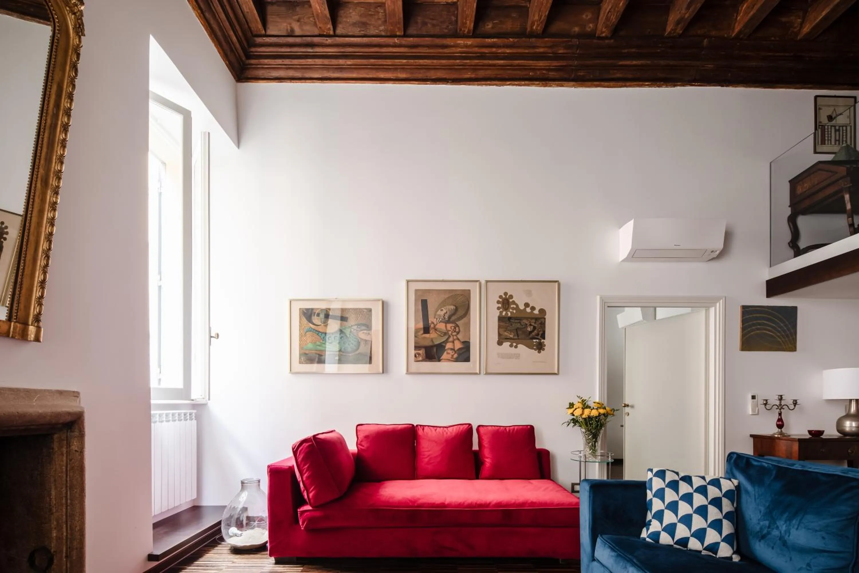 Living room in YourSuiteRome