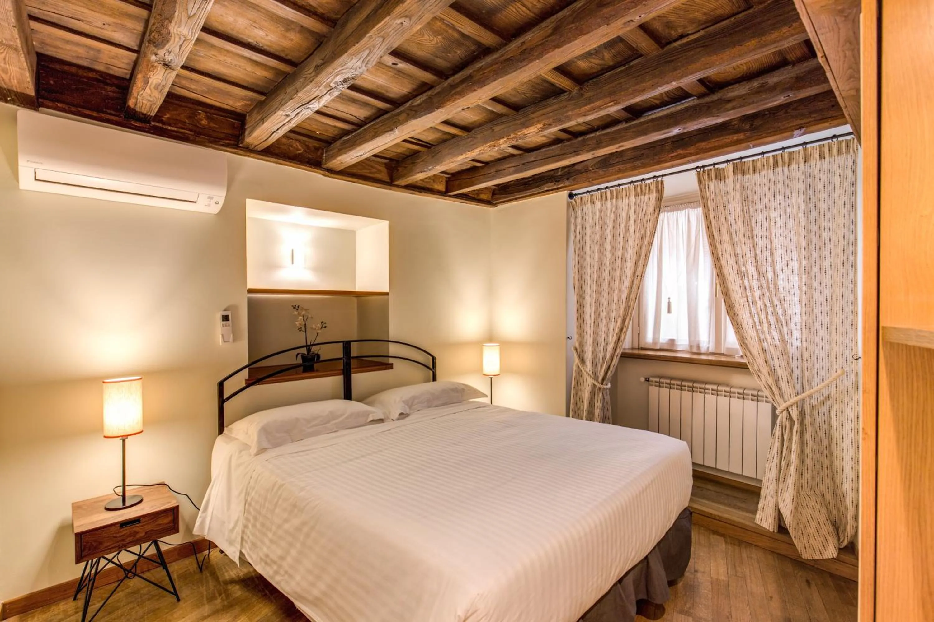 Bedroom, Bed in YourSuiteRome