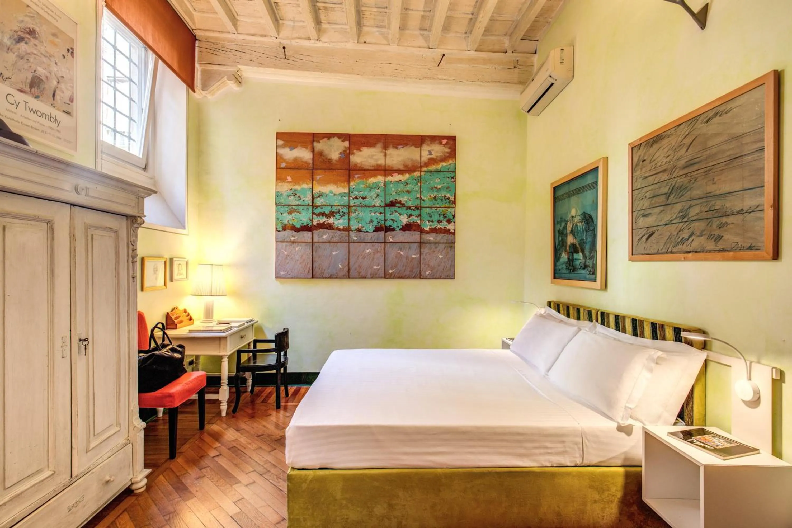 Bedroom, Bed in YourSuiteRome