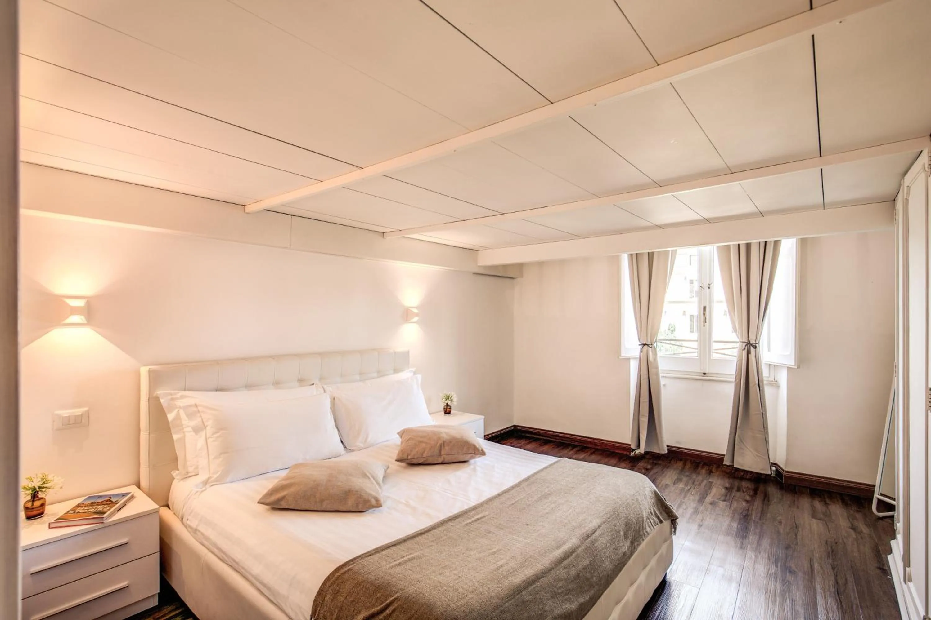 Bedroom, Bed in YourSuiteRome