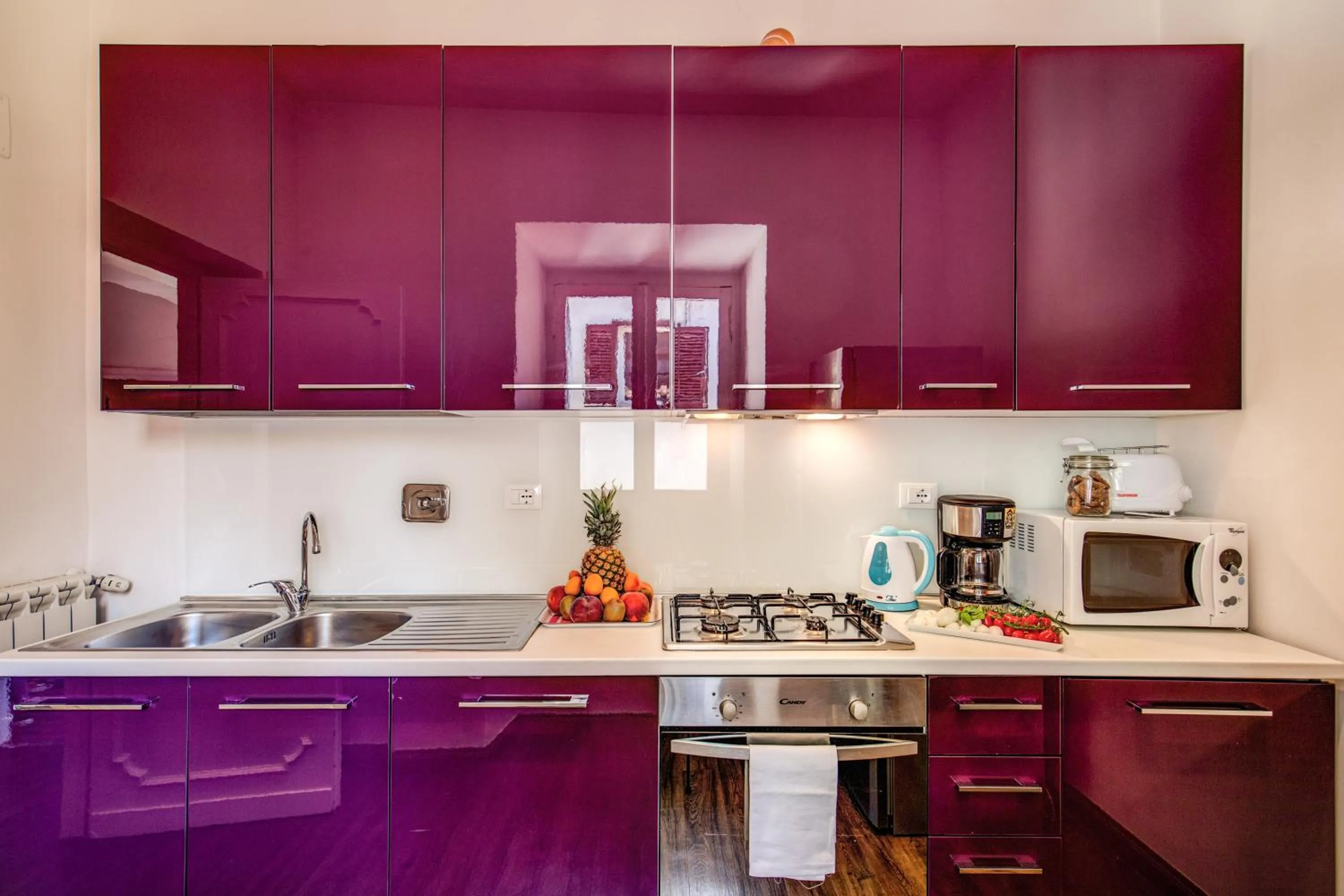 Communal kitchen in YourSuiteRome