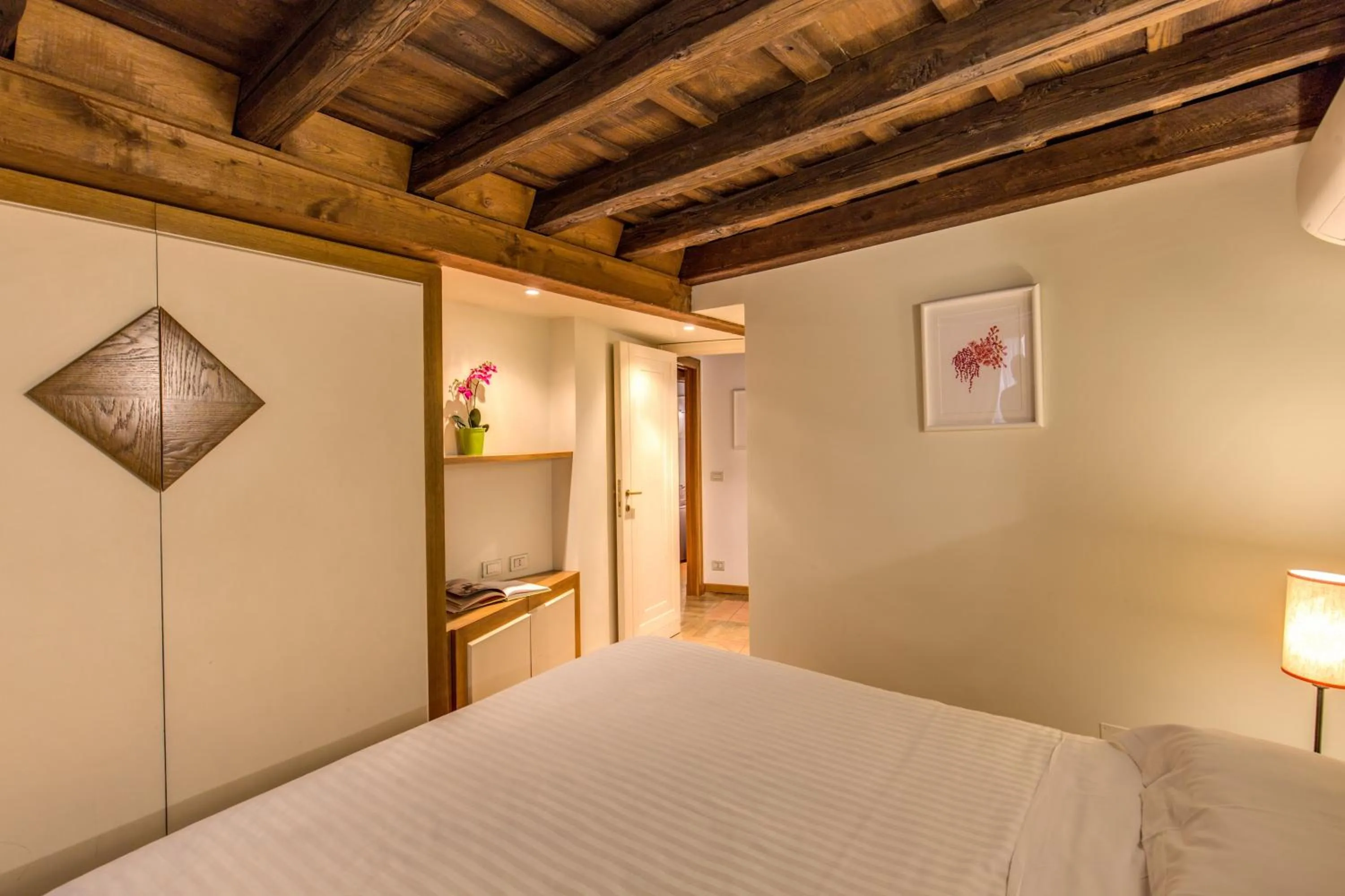 Bed in YourSuiteRome