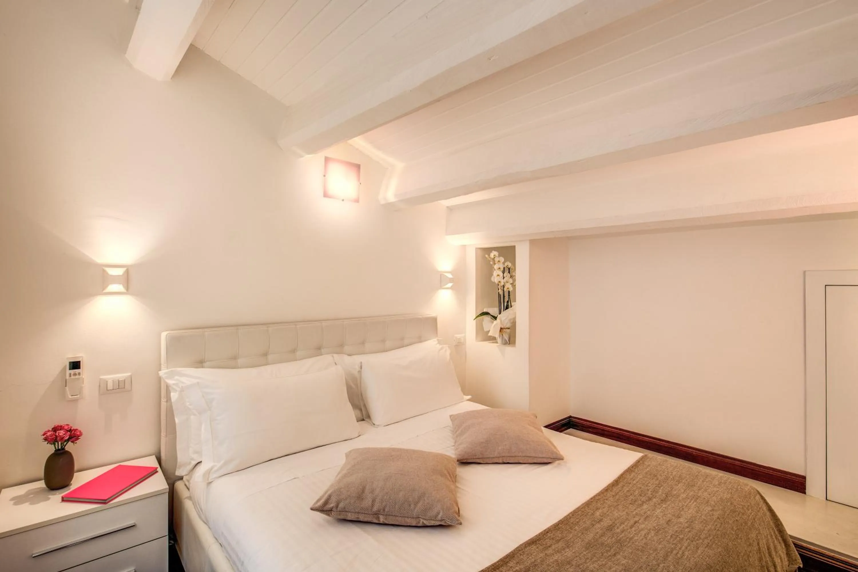 Bedroom, Bed in YourSuiteRome