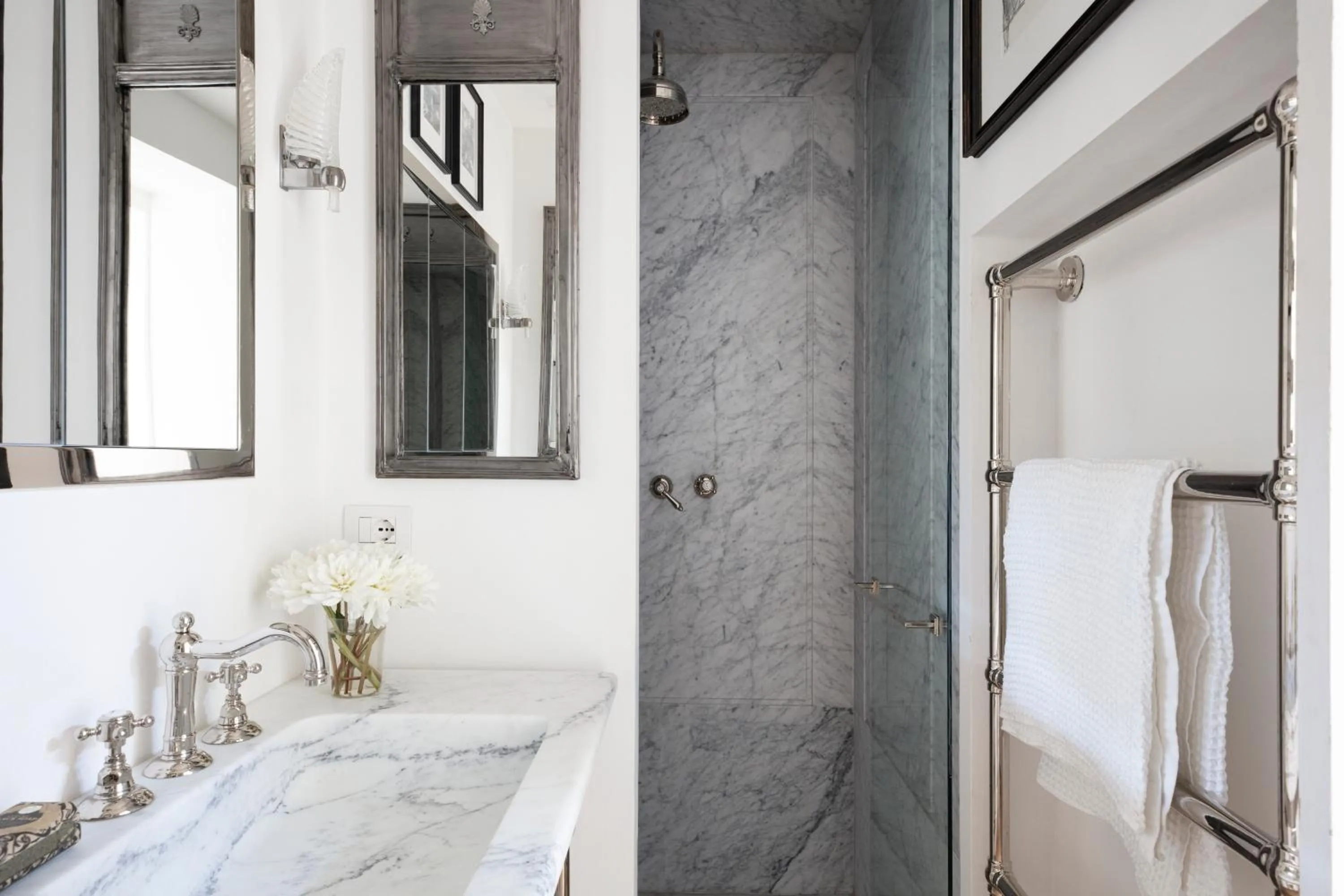 Shower in YourSuiteRome