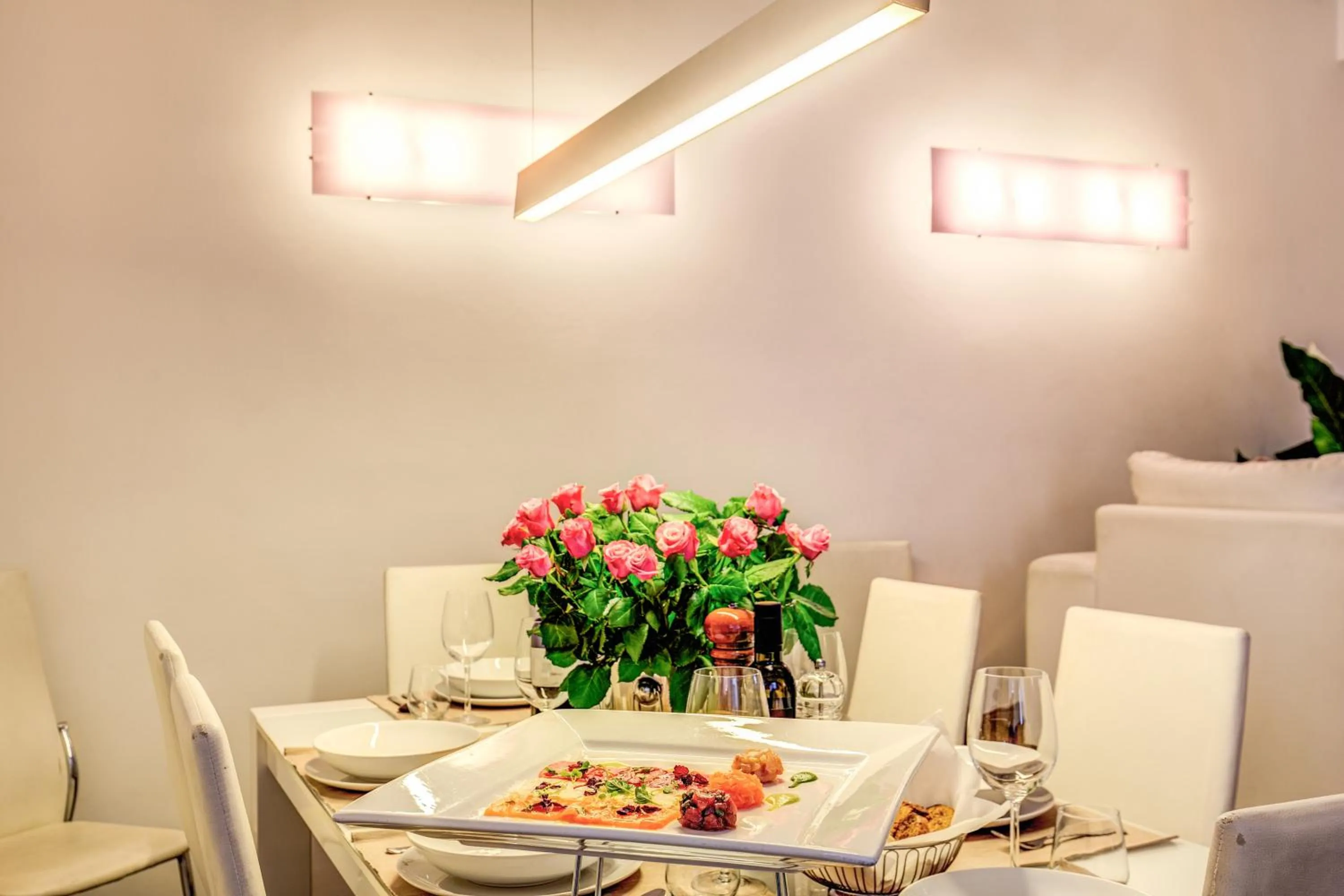 Dining area in YourSuiteRome