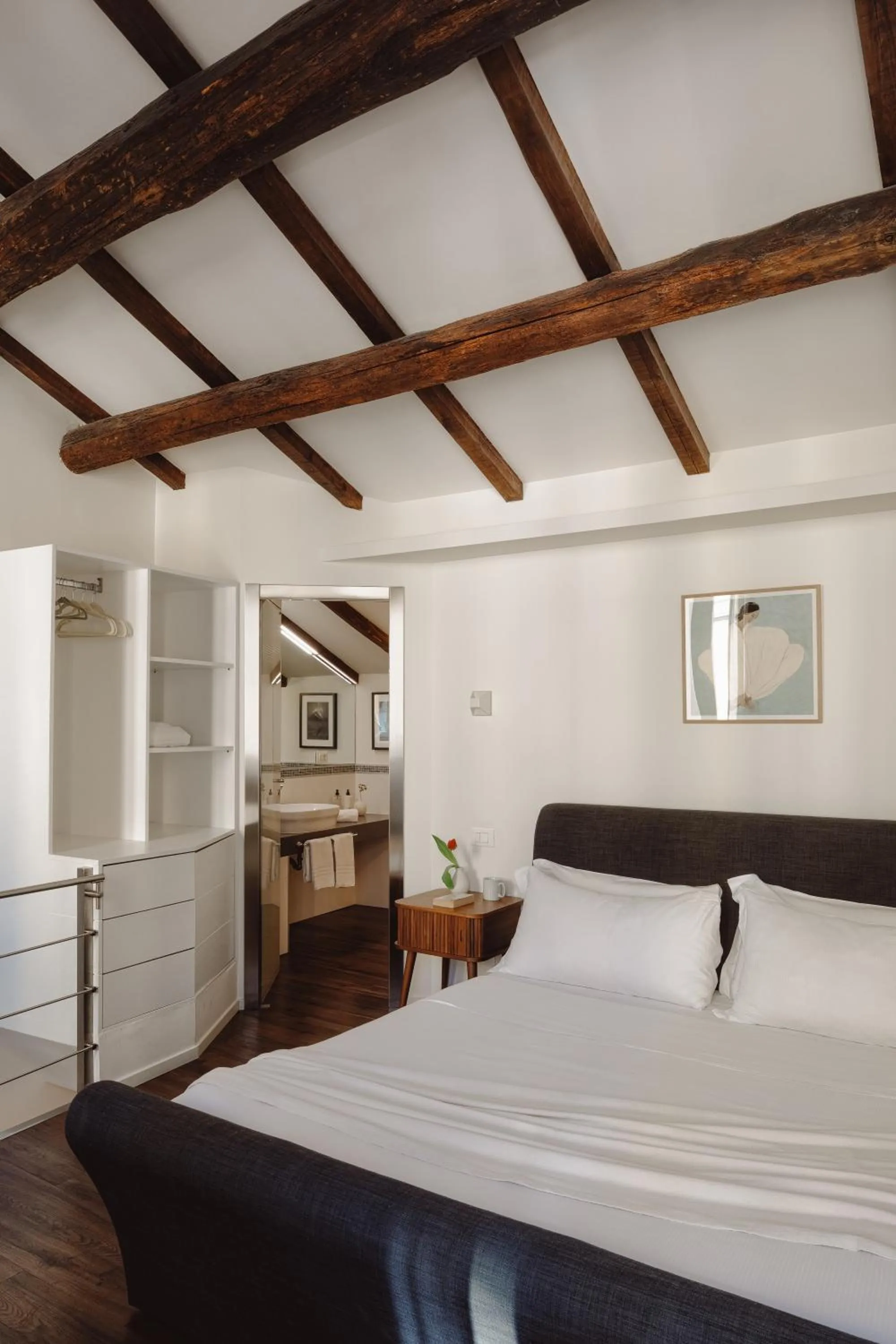 Bed in YourSuiteRome