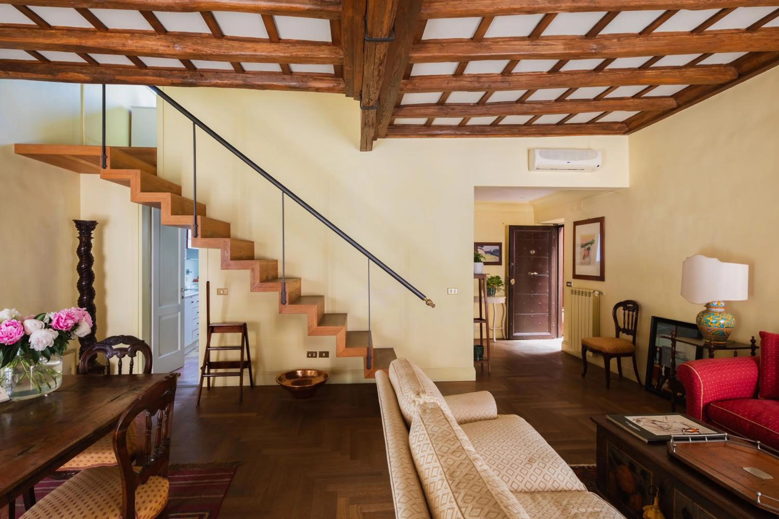 Living room in YourSuiteRome