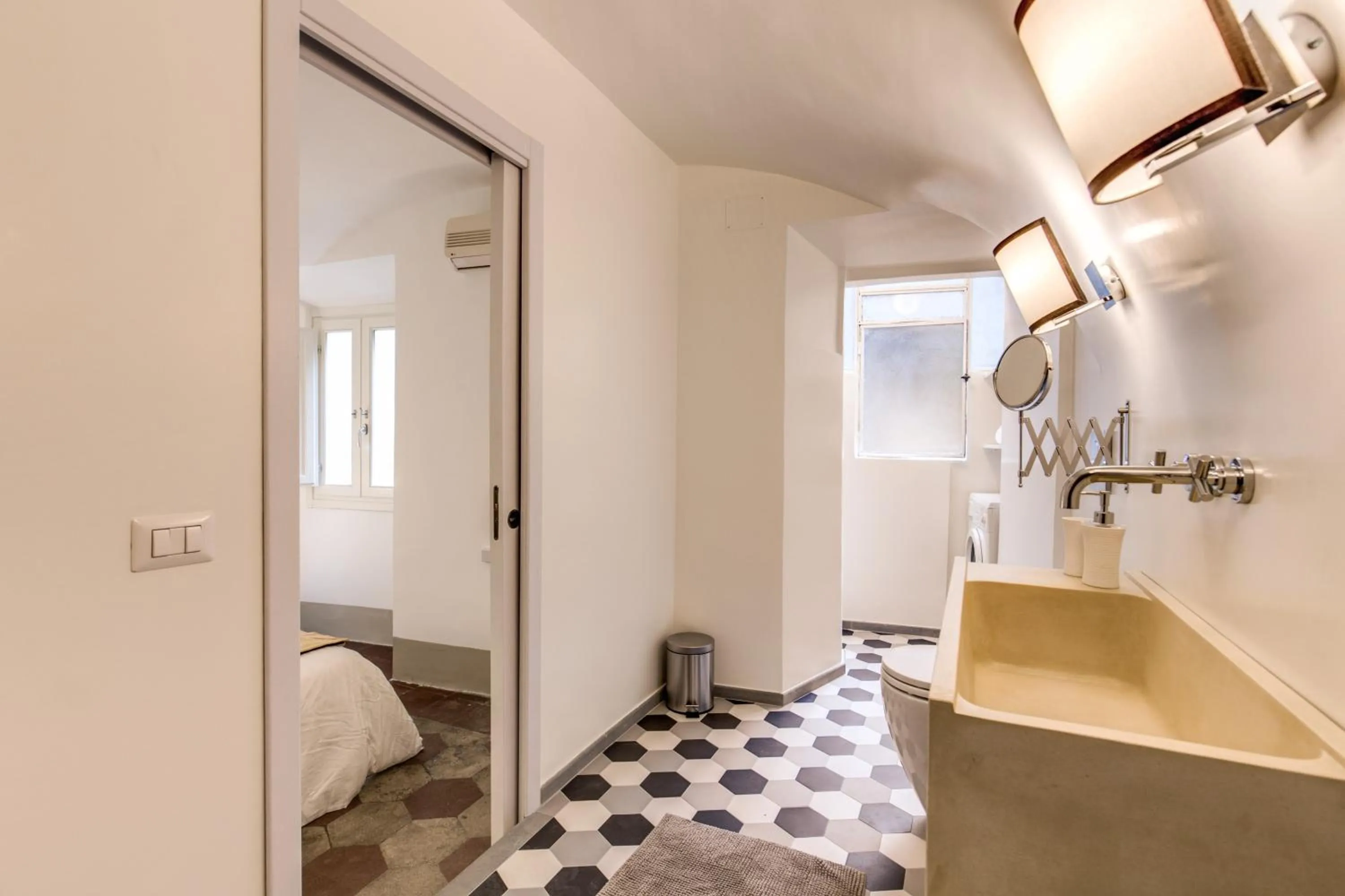 Bathroom in YourSuiteRome