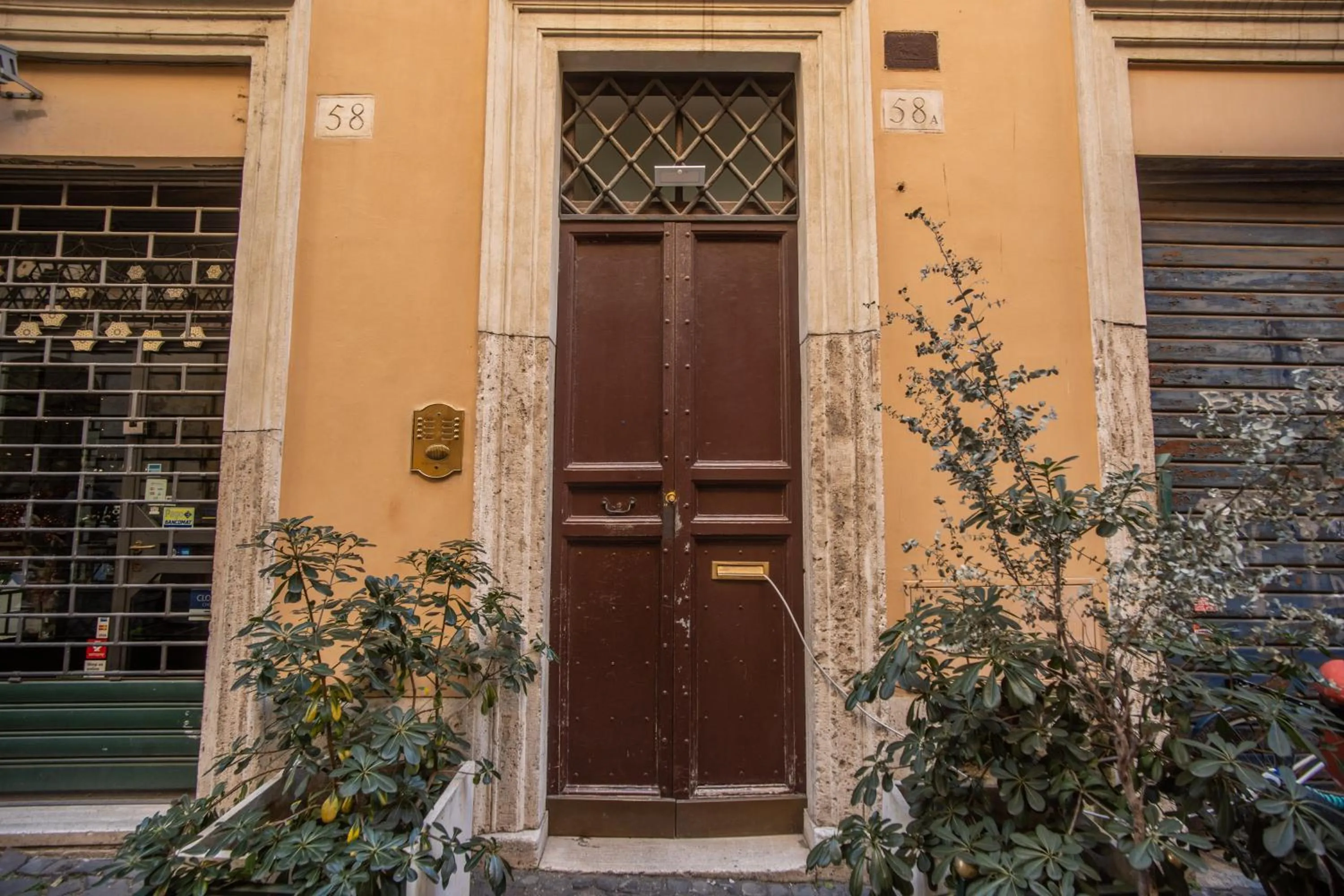 Facade/entrance in YourSuiteRome