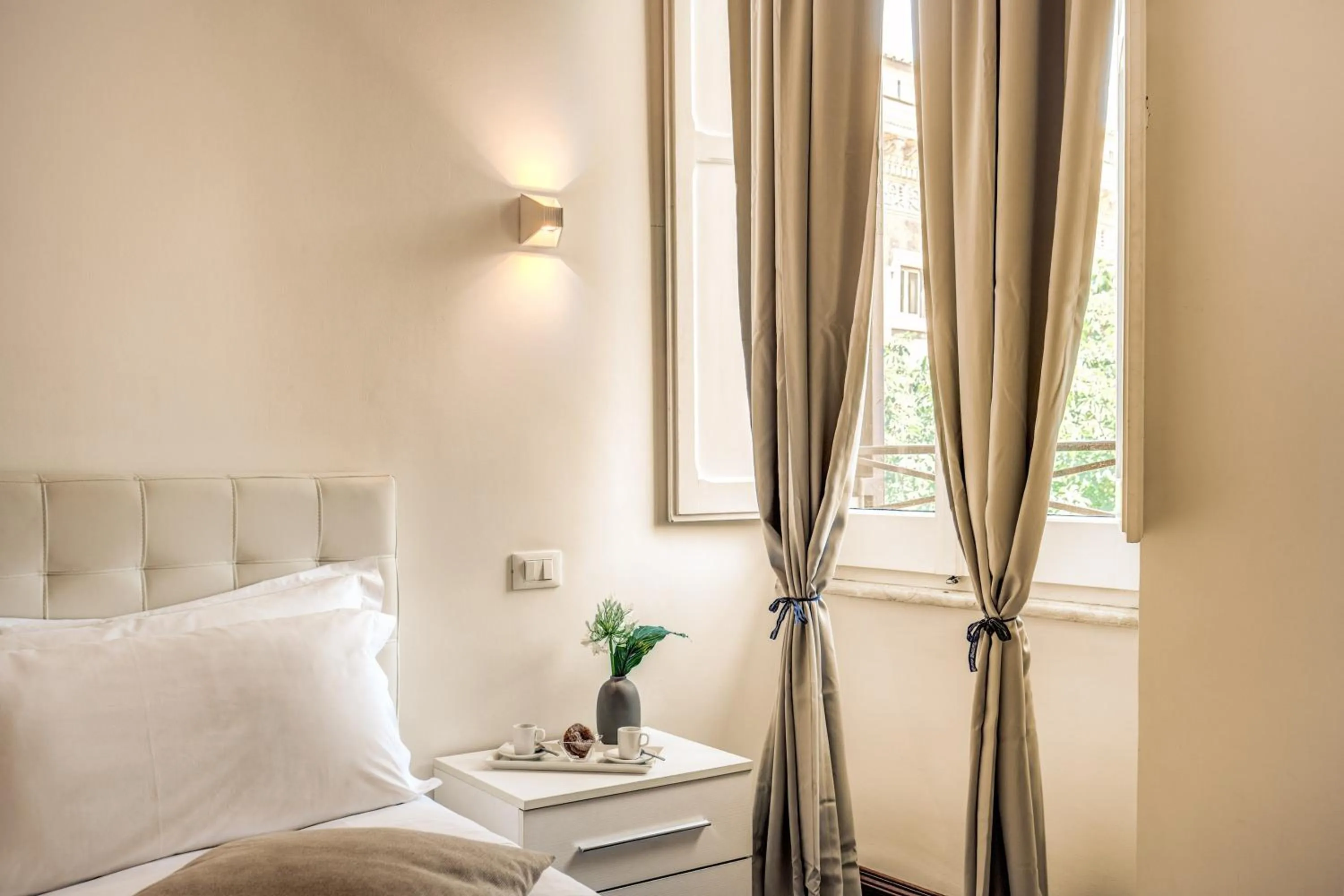 Bedroom, Bed in YourSuiteRome