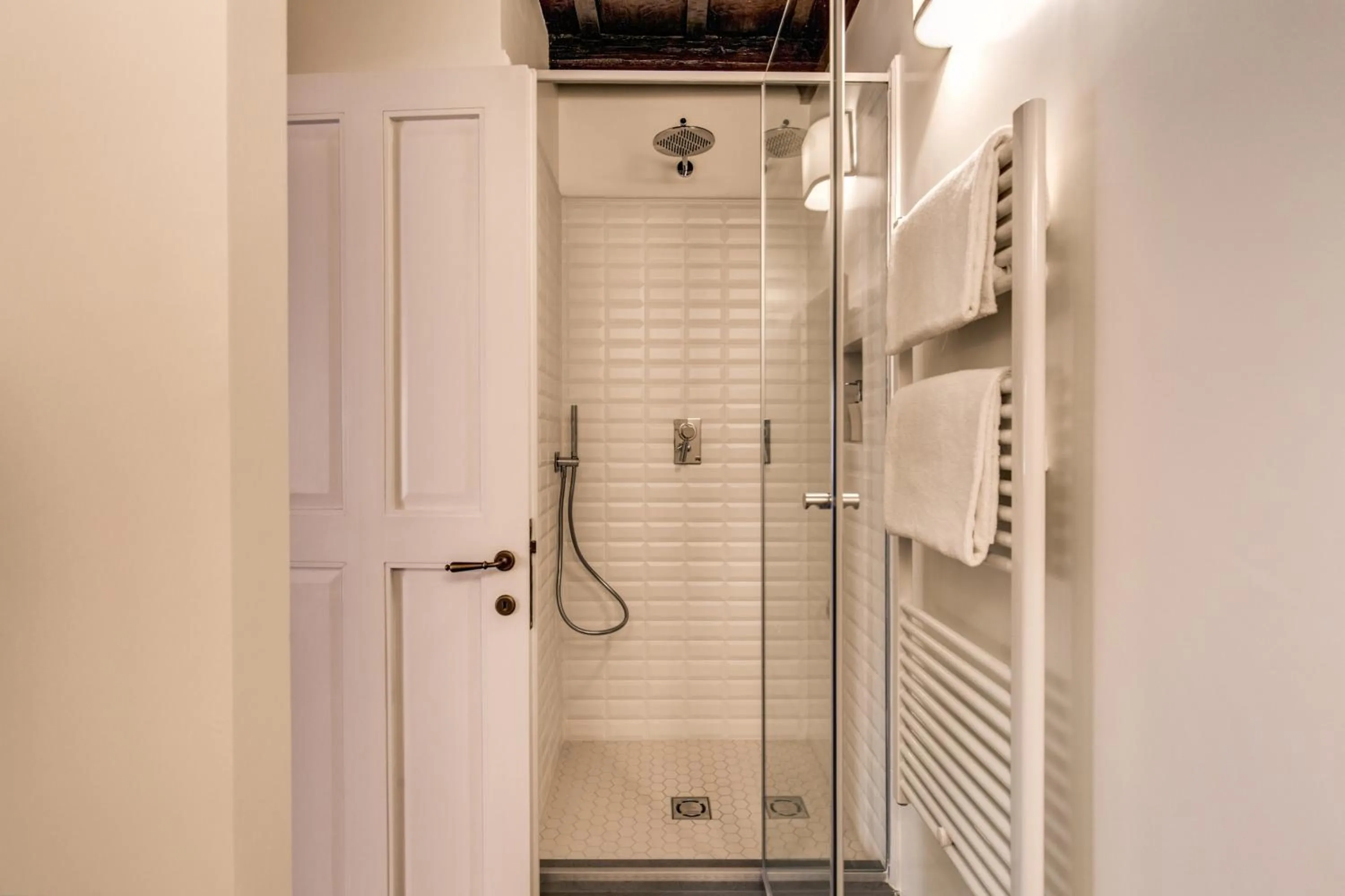 Bathroom in YourSuiteRome