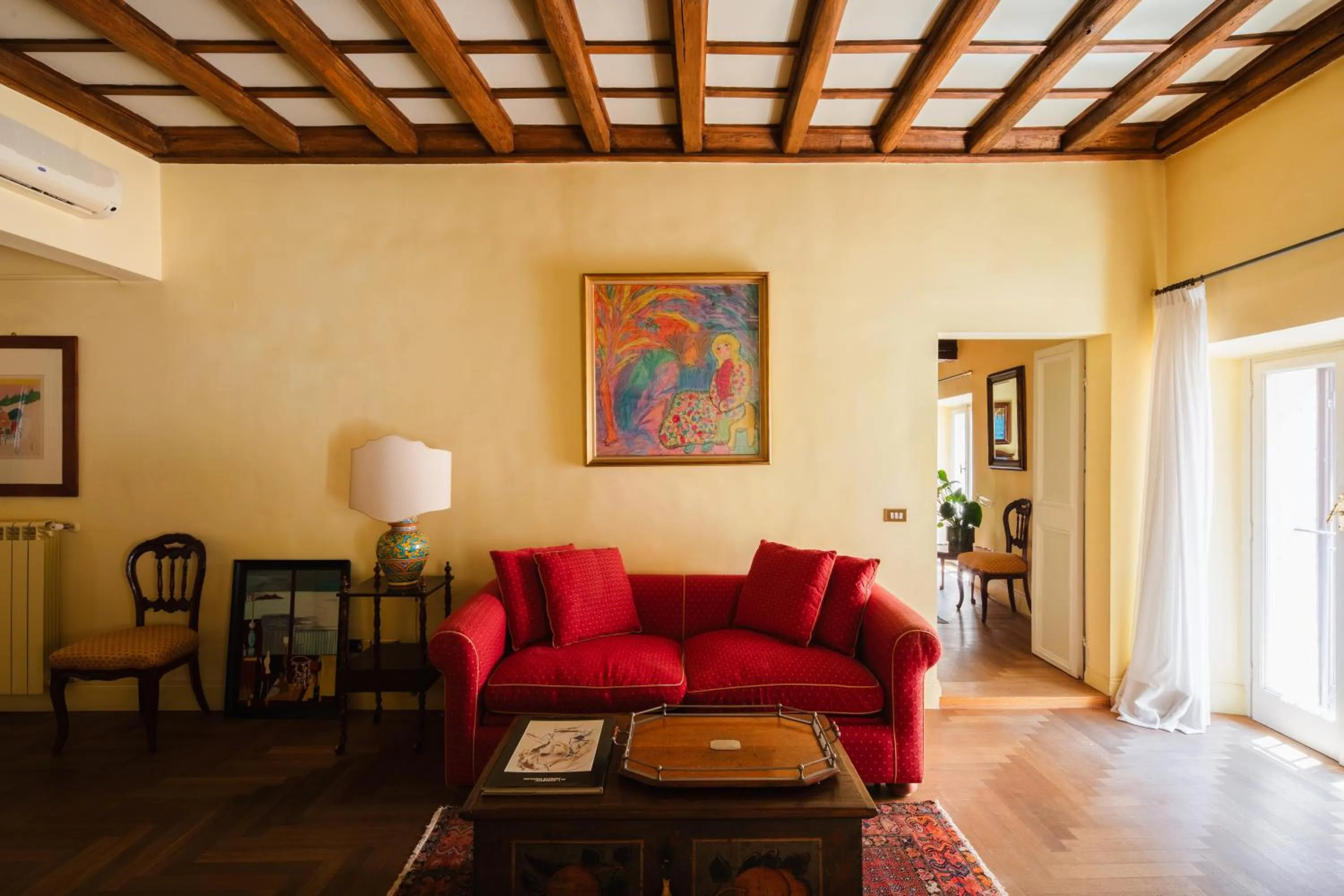 Living room in YourSuiteRome