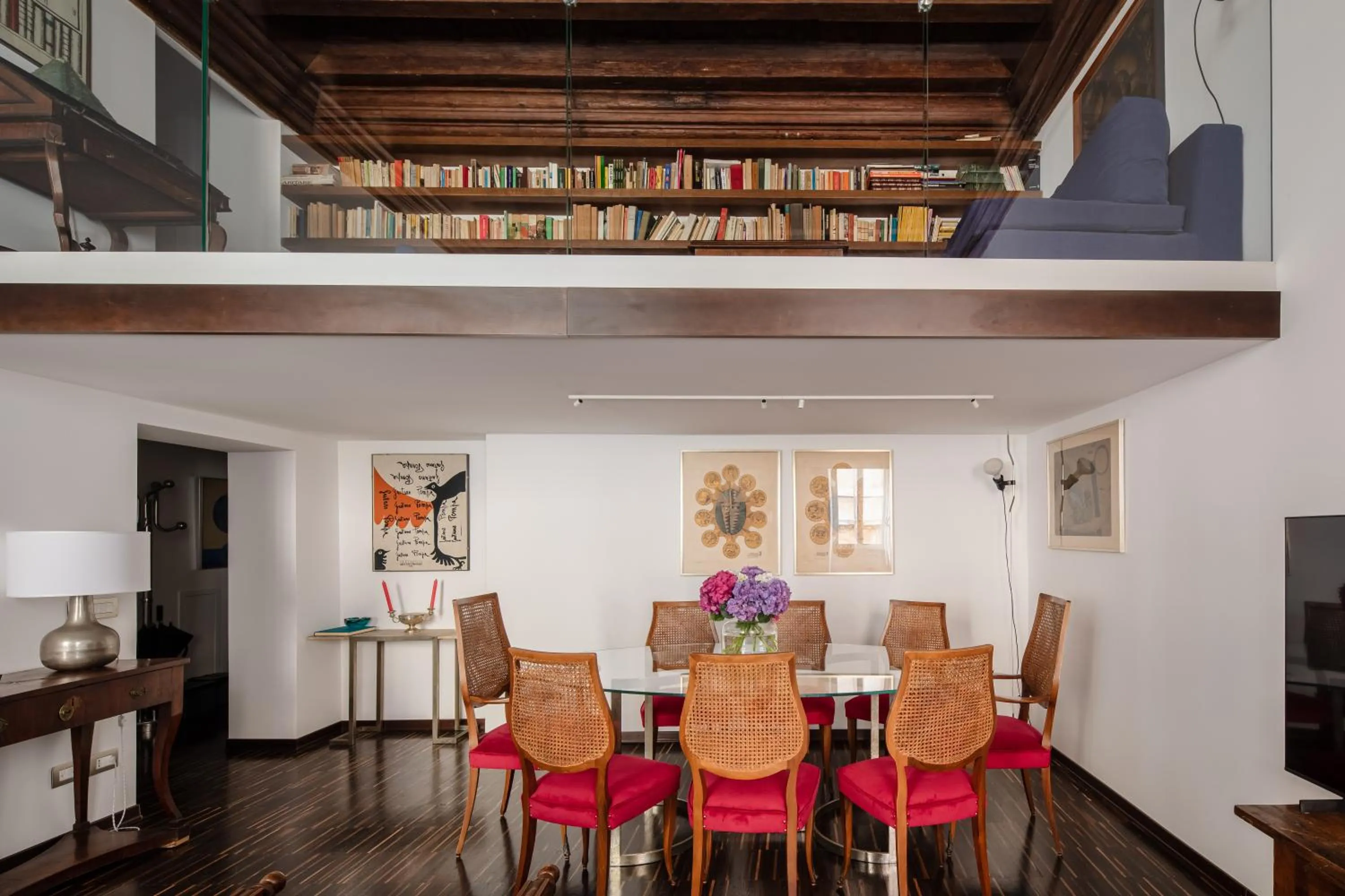 Dining area in YourSuiteRome