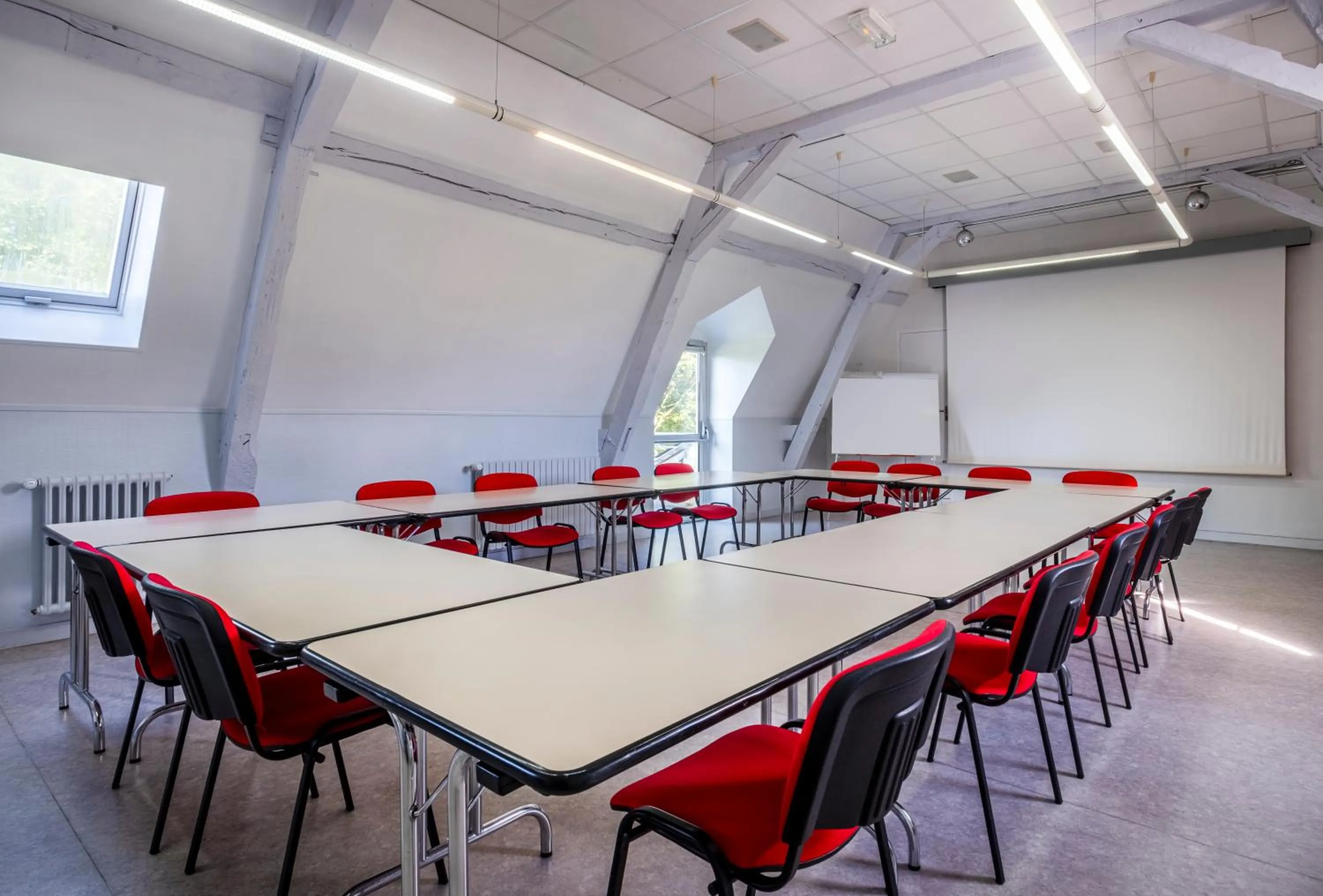 Meeting/conference room in Château de Briançon, The Originals Relais
