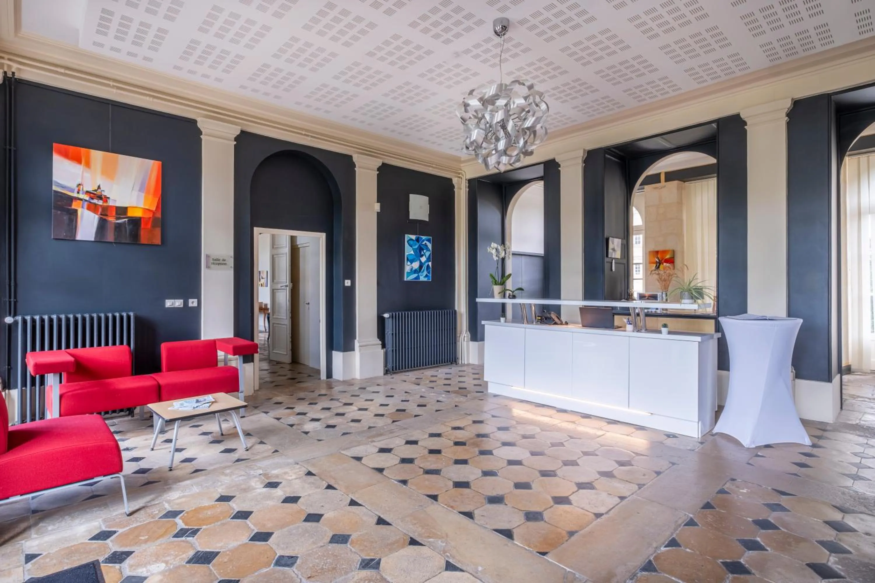 Lobby or reception in Château de Briançon, The Originals Relais