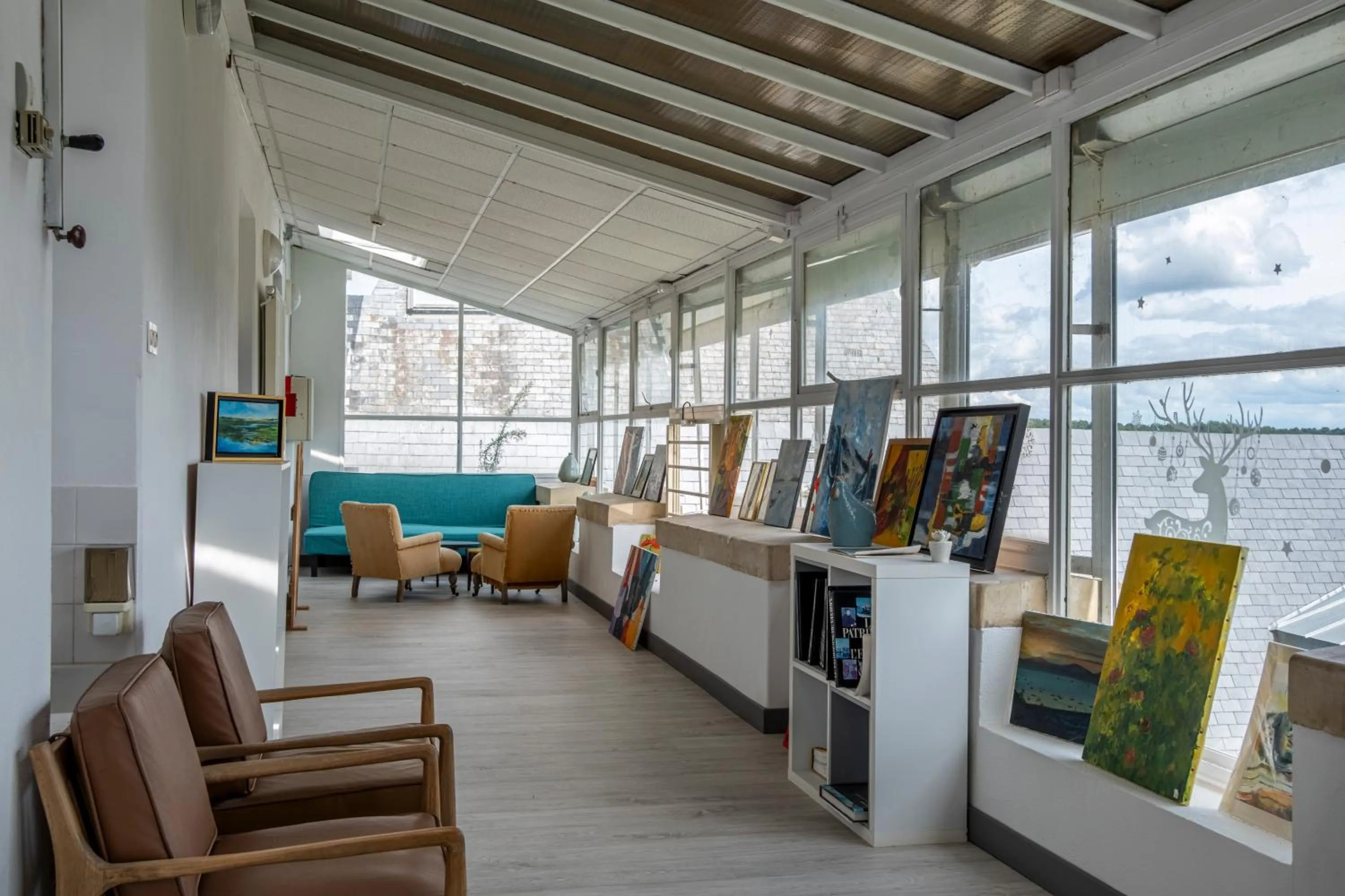 Seating area in Château de Briançon, The Originals Relais