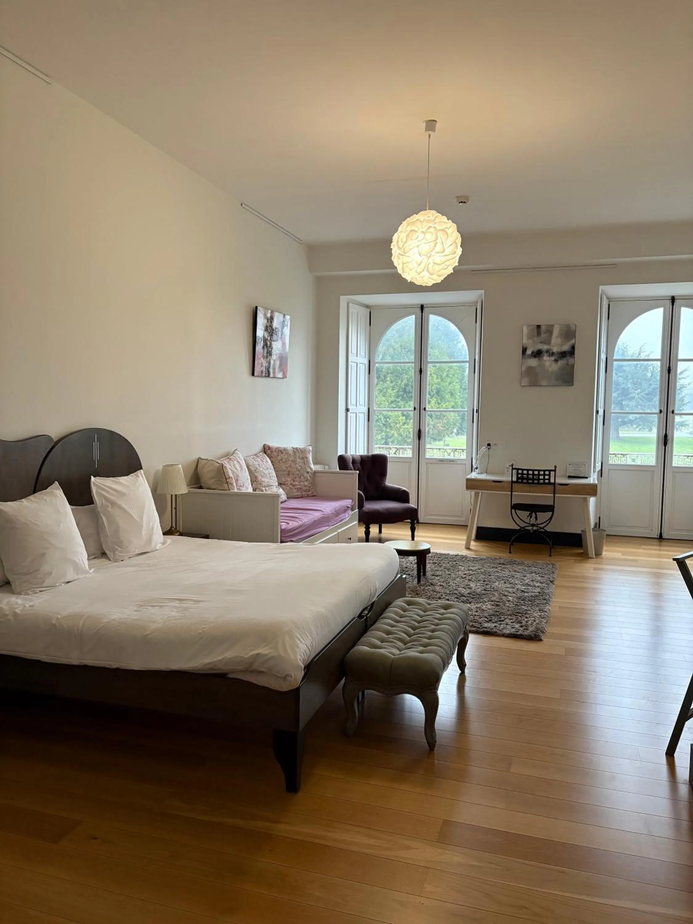 Bed in Château de Briançon, The Originals Relais