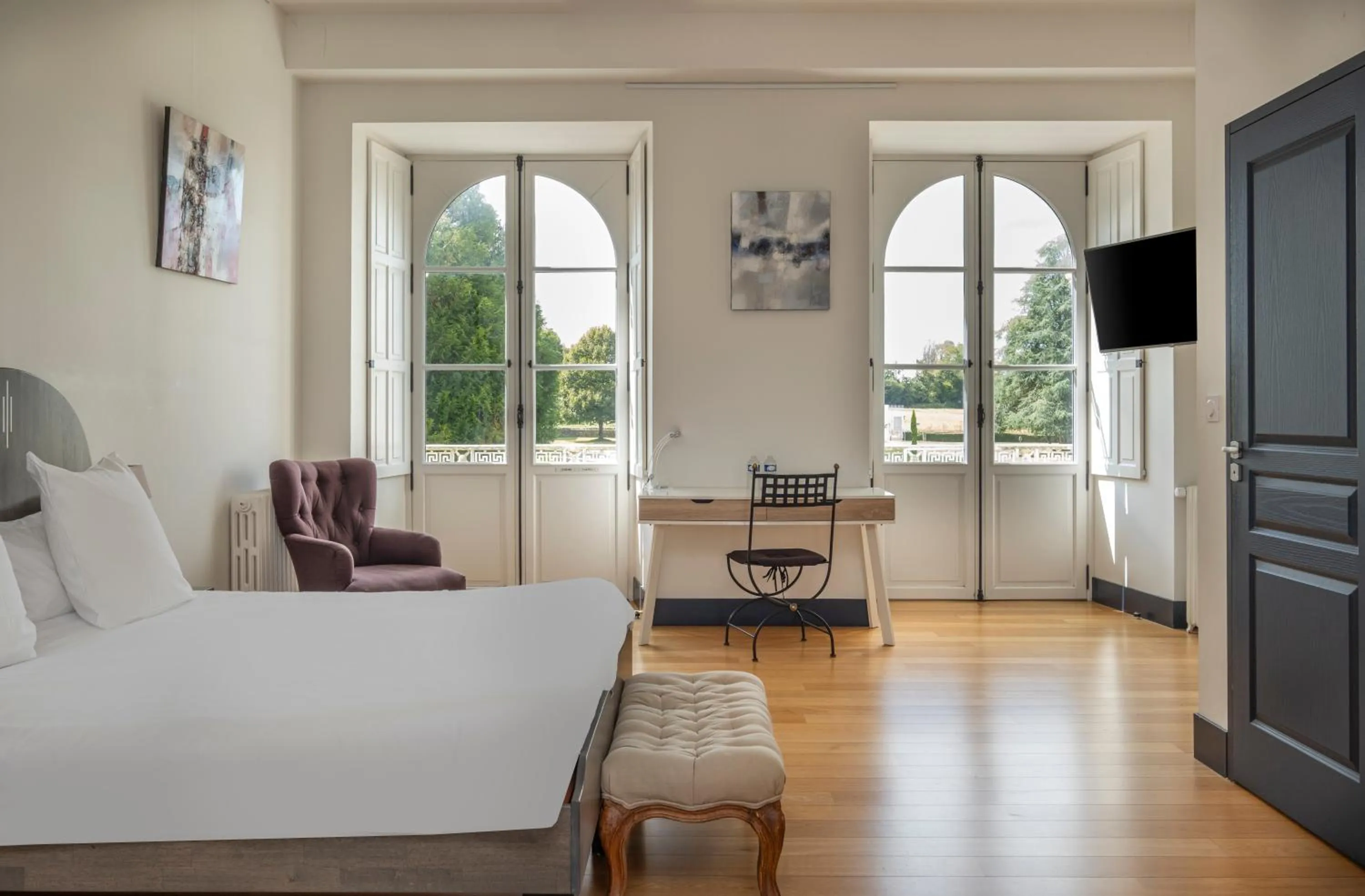 View (from property/room), Bed in Château de Briançon, The Originals Relais