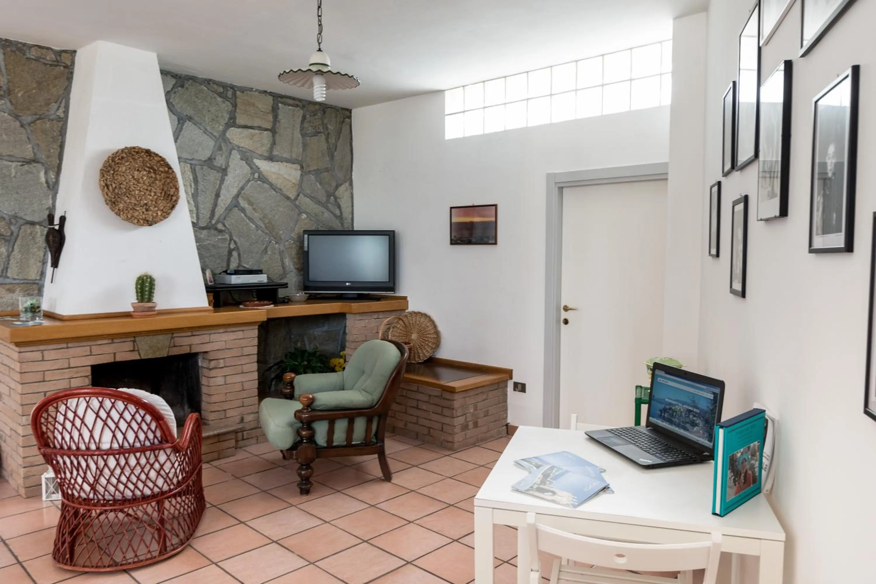 Communal lounge/ TV room in B&B Belvedere