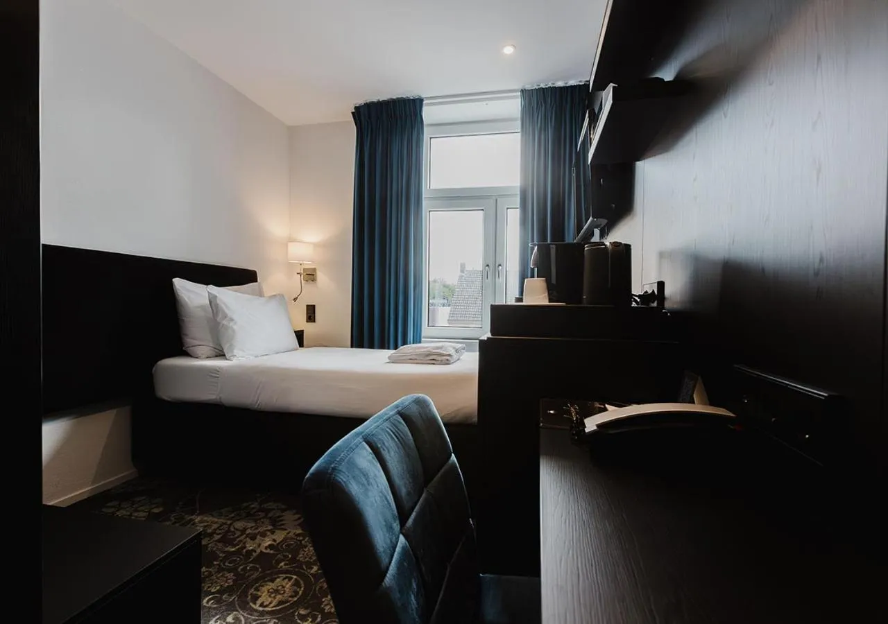 Photo of the whole room, Bed in Atlas Hotel