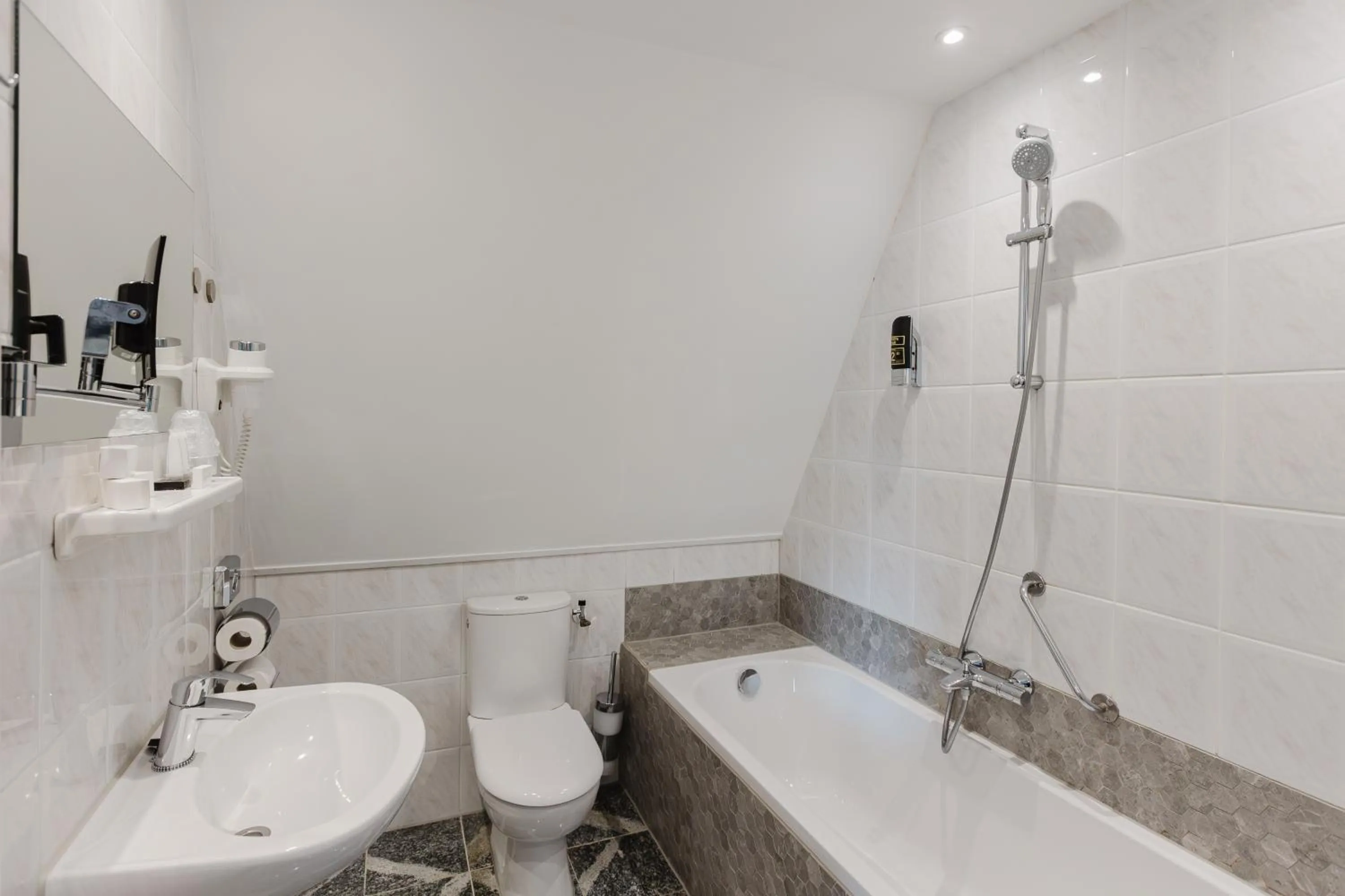 Bathroom in Atlas Hotel