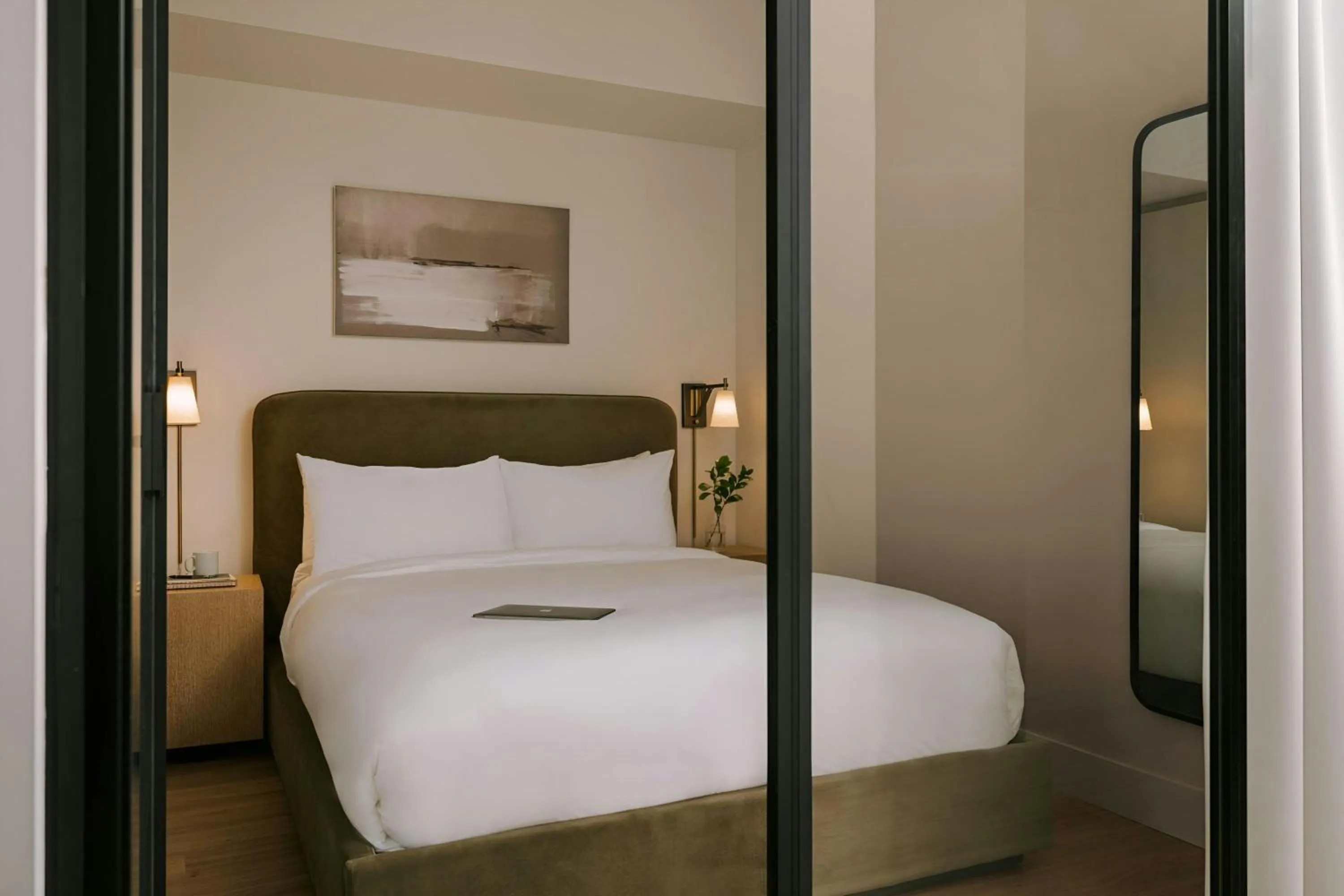 Bedroom, Bed in Sonder by Marriott Bonvoy Apollon Apartments Old Montreal