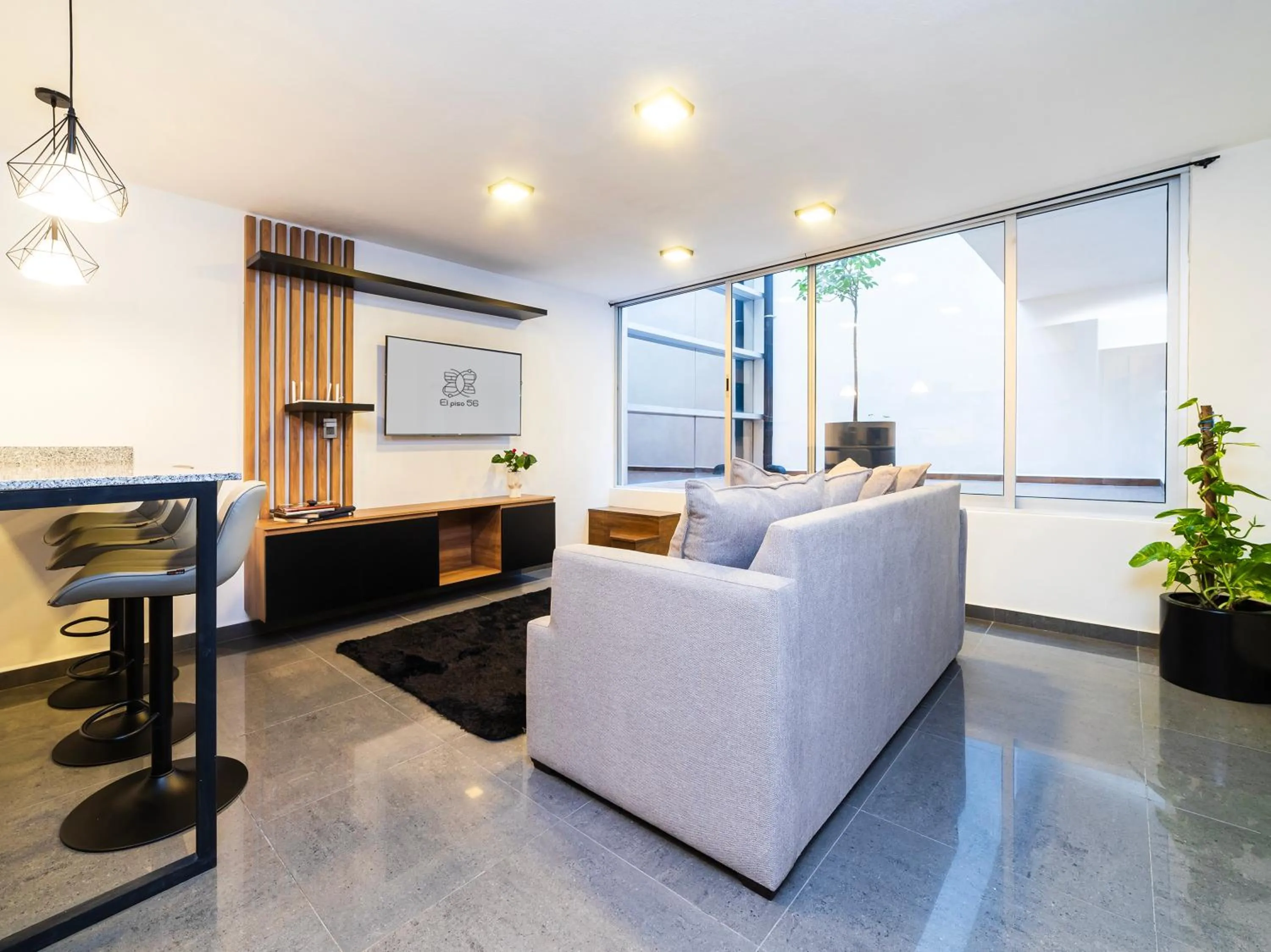 TV and multimedia in Edificio Piso 56