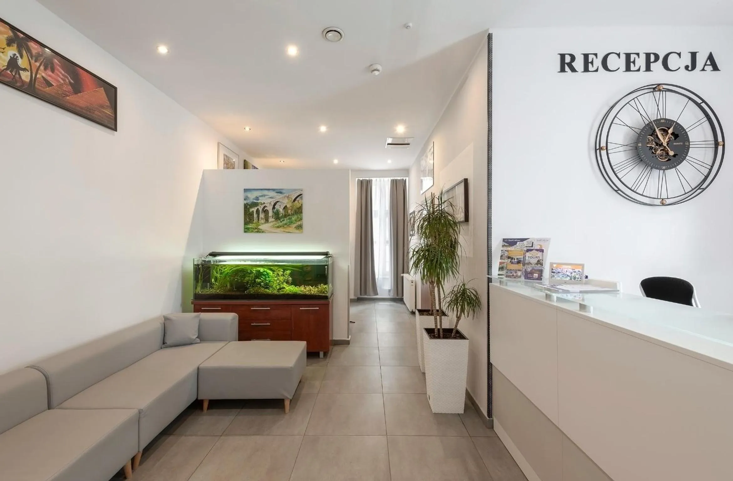 Lobby or reception in Queen Apartments