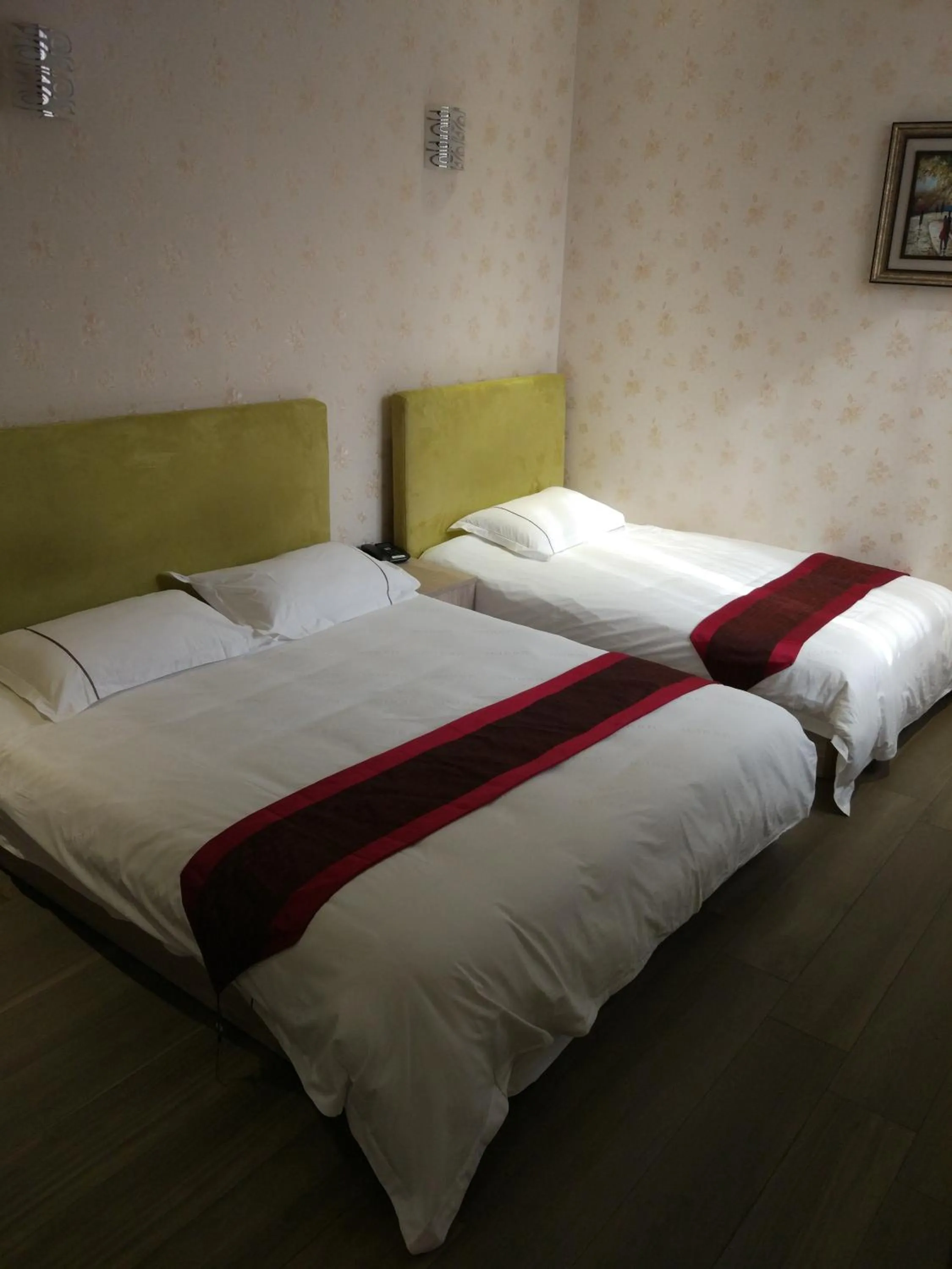 Photo of the whole room, Bed in Igiban Hotel