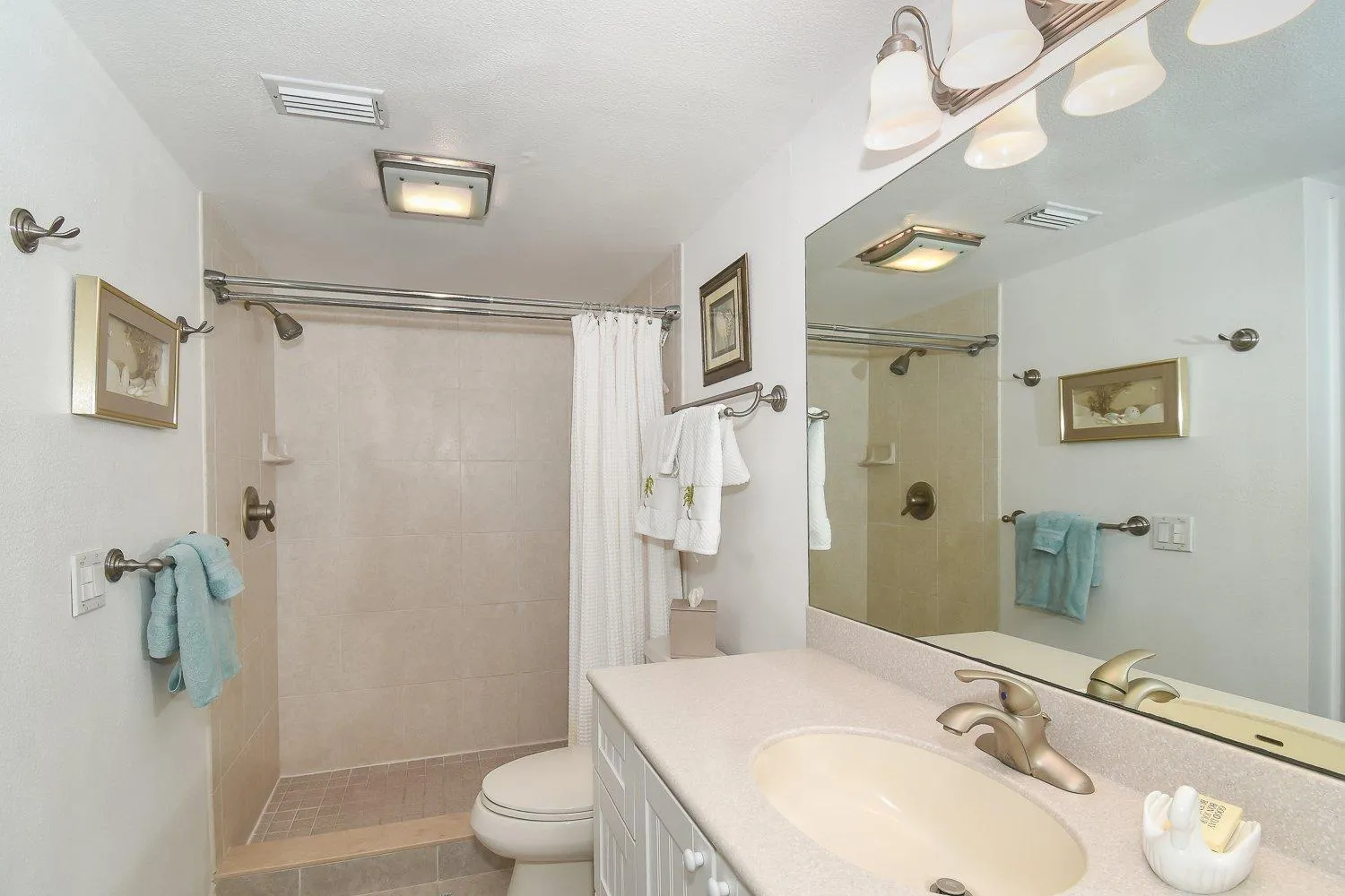 Other in Quiet Beachside Veranda within seconds to the beach pool ~ SV173