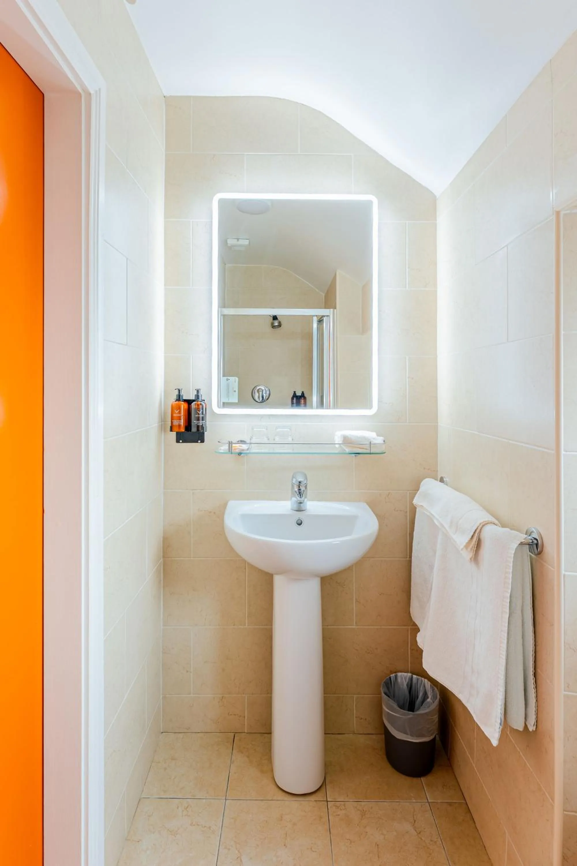 Bathroom in Dan Linehan's B&B