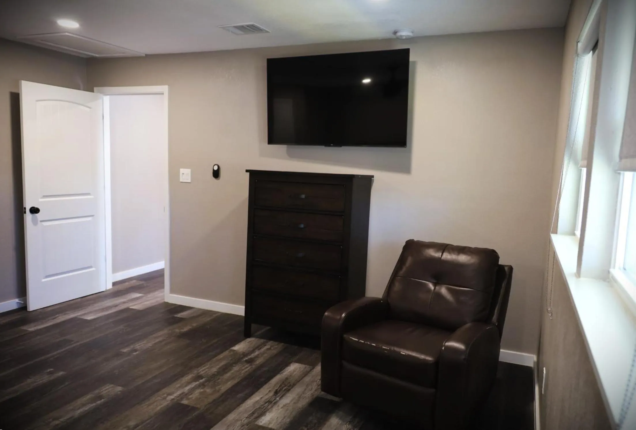Apt 2- High Plains Lodge at Nomad Landing