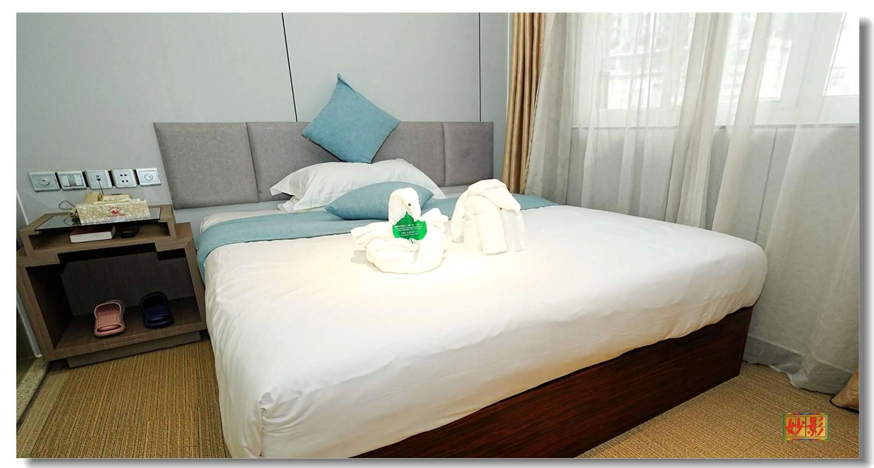 Bed in pristinehotel