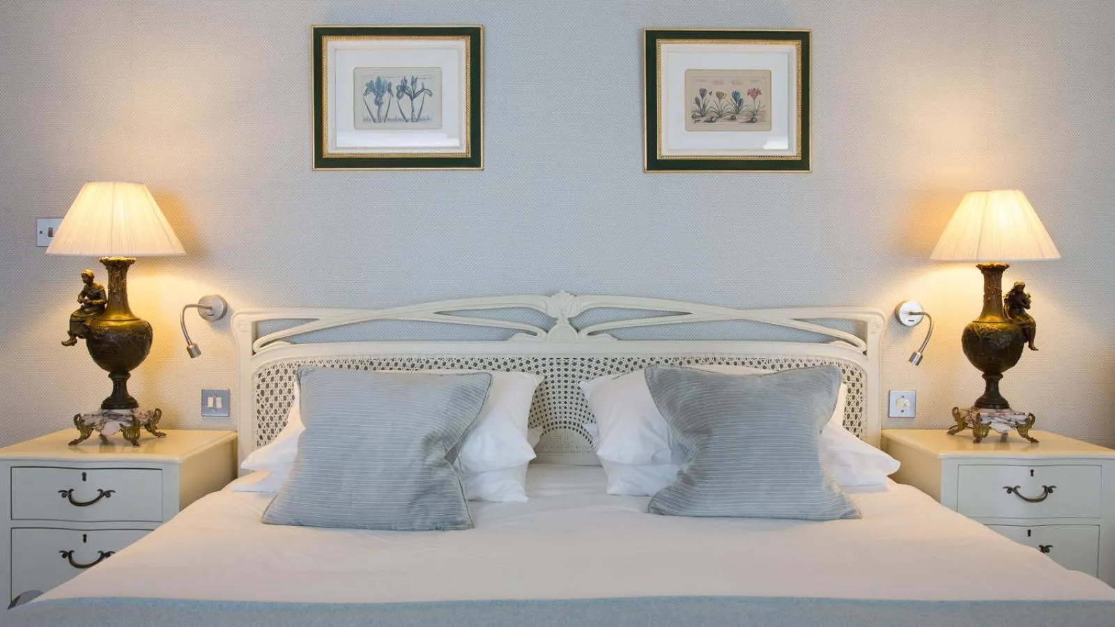 Bed in Priory Wareham