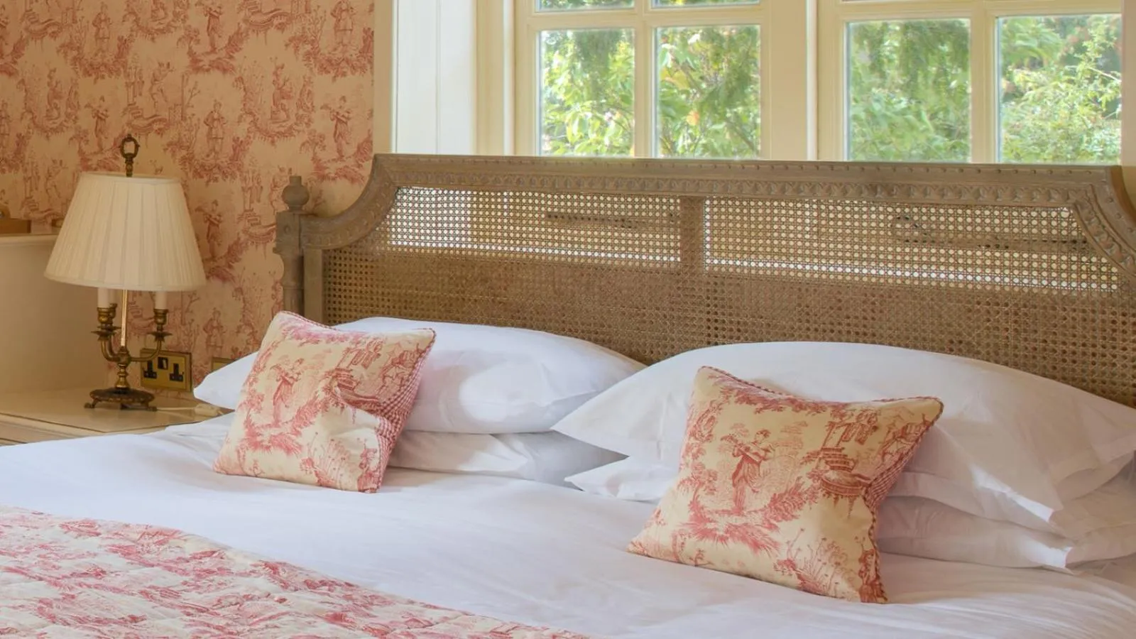 Bed in Priory Wareham