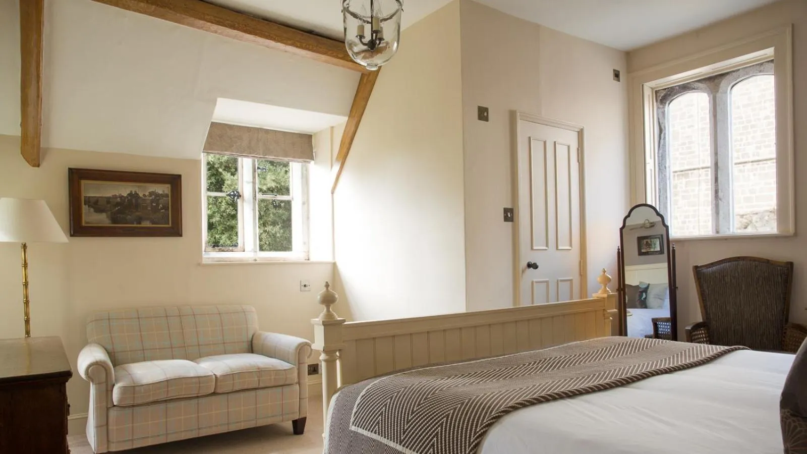 Bed in Priory Wareham