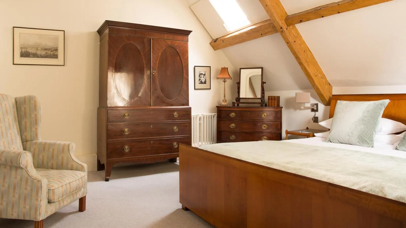 Bed in Priory Wareham