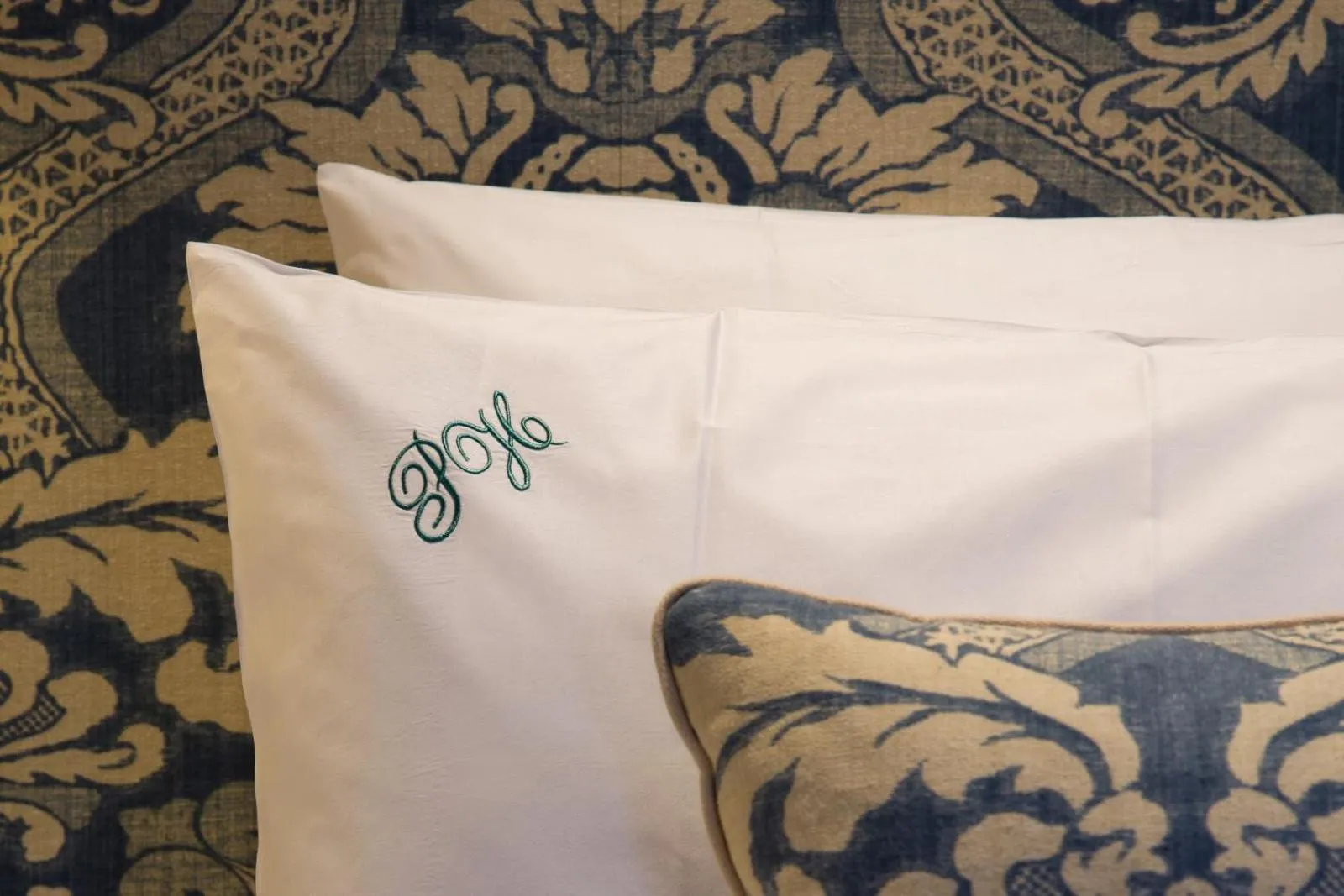 Bed in Priory Wareham