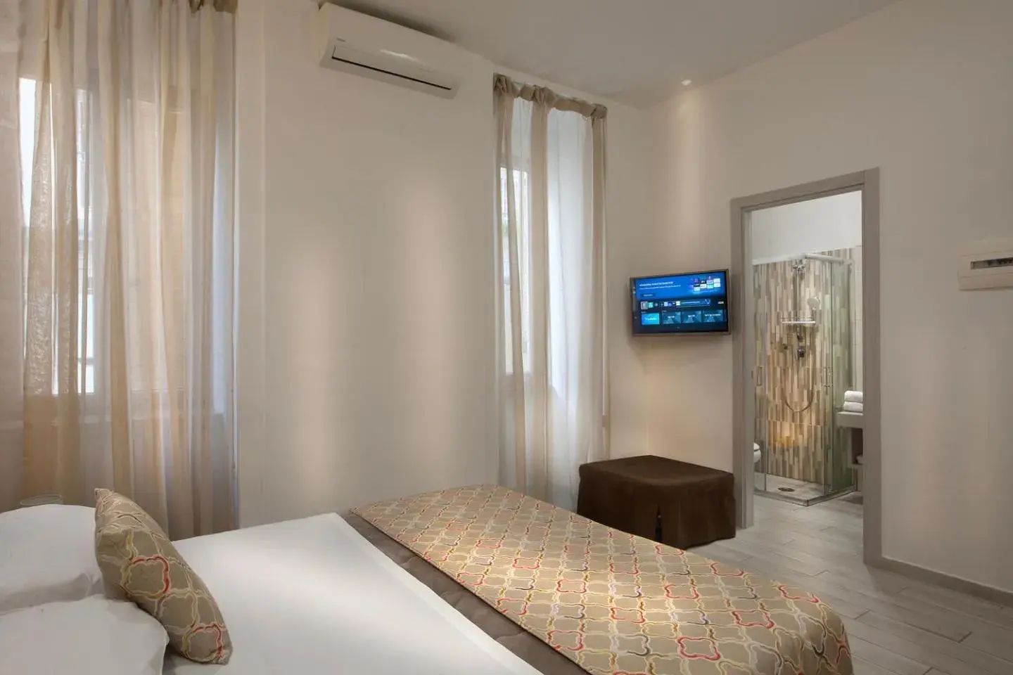 View (from property/room), Bed in Residenza Suarez View (from property/room), Bed in Residenza Suarez