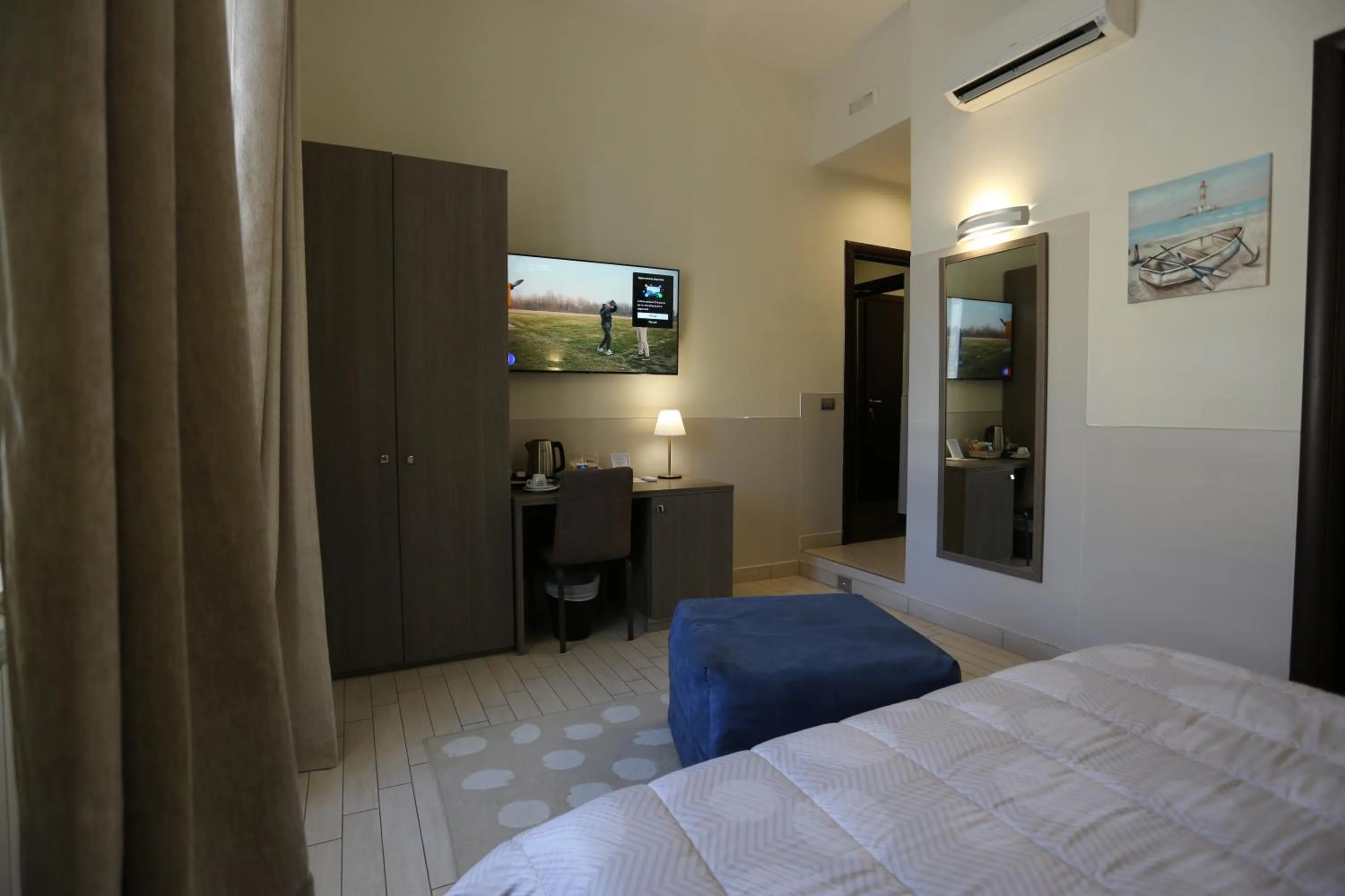 TV and multimedia, Bed in Suite 39 B&B