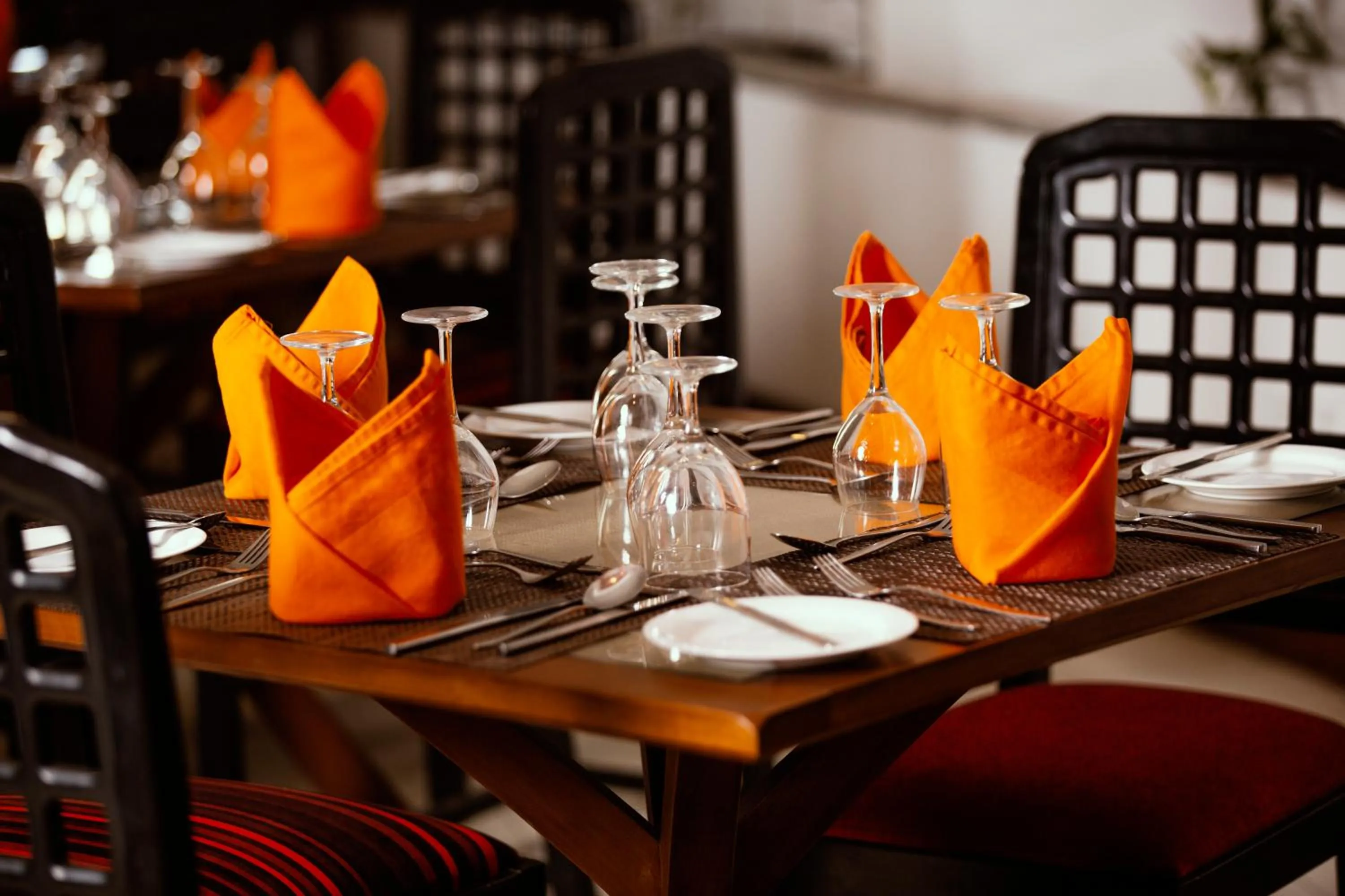 Restaurant/places to eat in Kandy City Hotel by Earl's