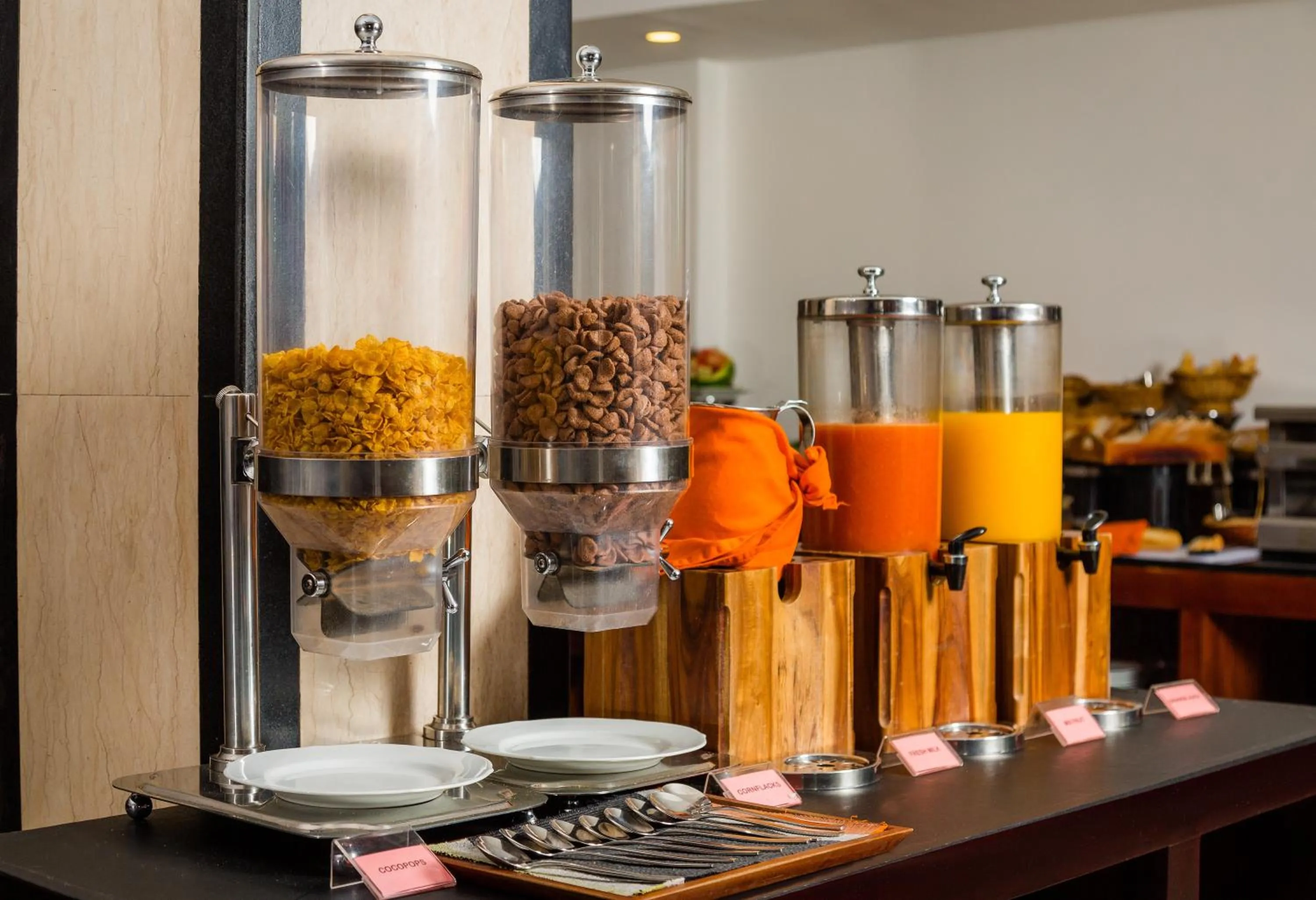 Breakfast in Kandy City Hotel by Earl's