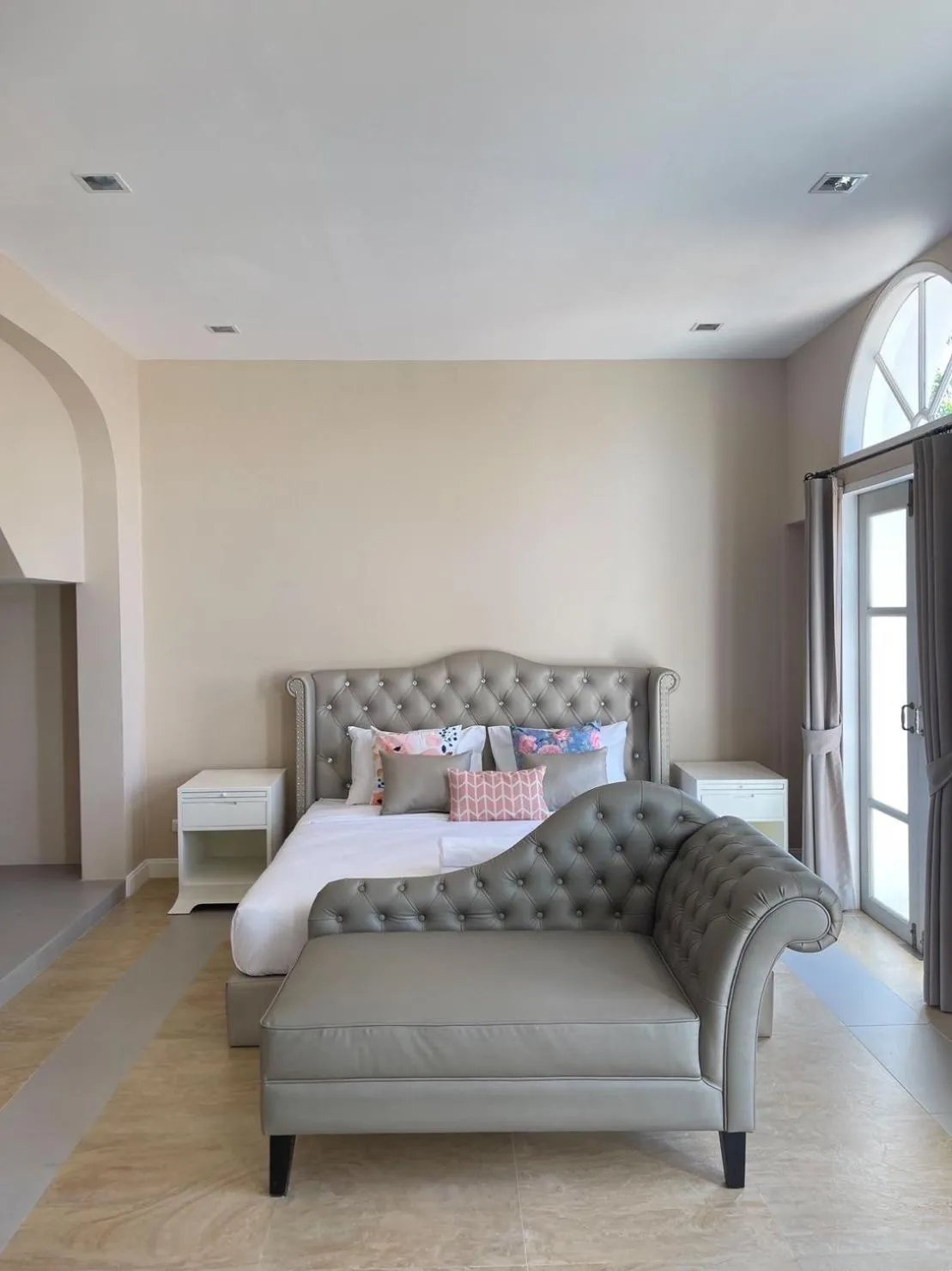 Bed in Villa Primo Eyrie Khaoyai near Toscana