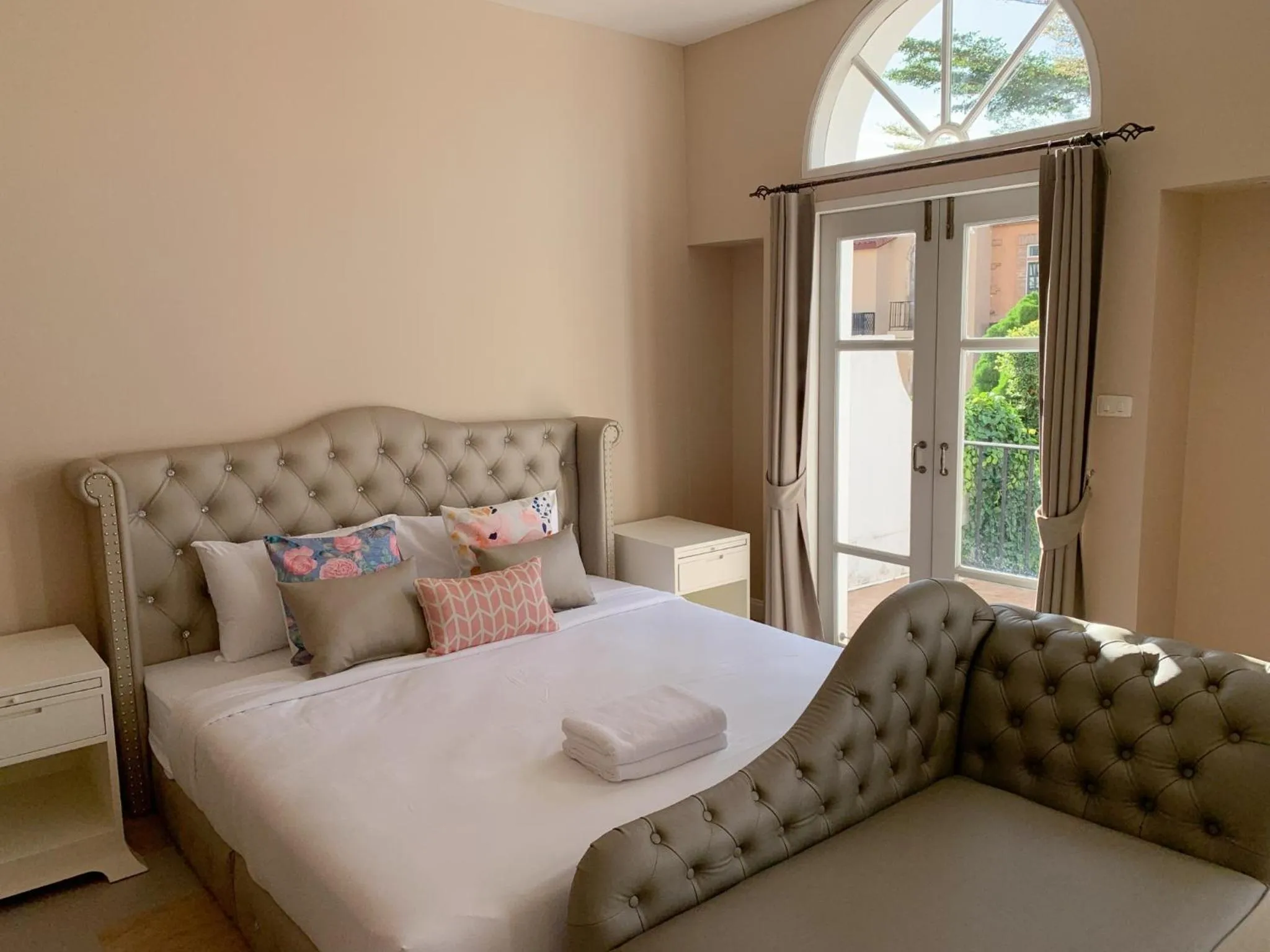 Bed in Villa Primo Eyrie Khaoyai near Toscana