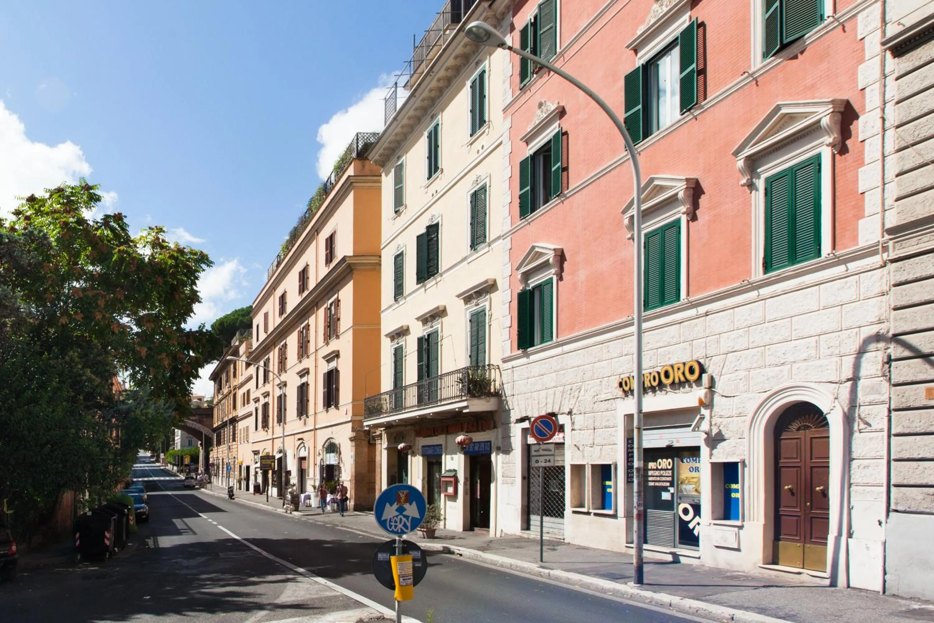 Property building in Impero Vaticano San Pietro