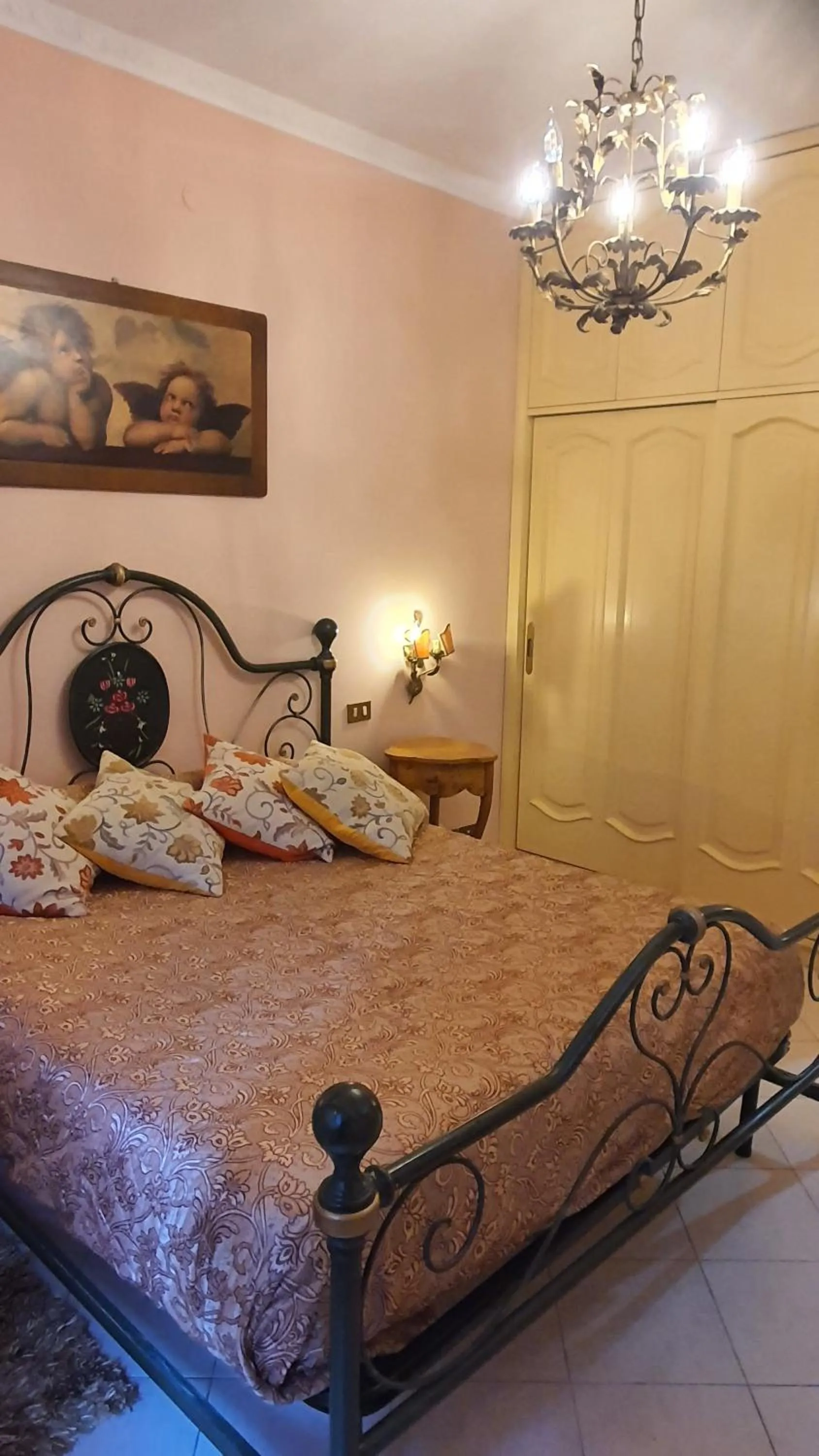 Bedroom, Bed in Impero Vaticano San Pietro