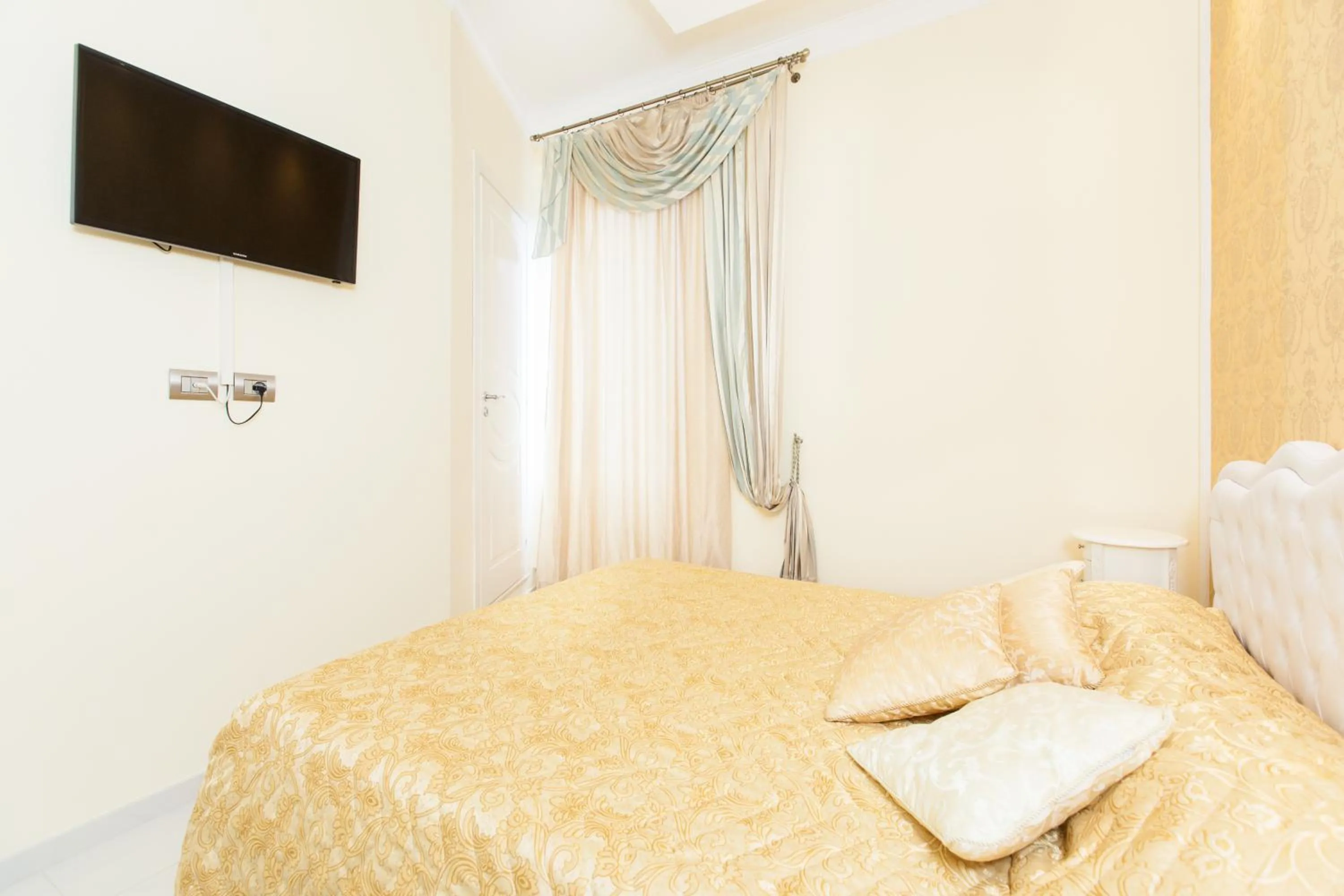 Bed in Impero Vaticano San Pietro