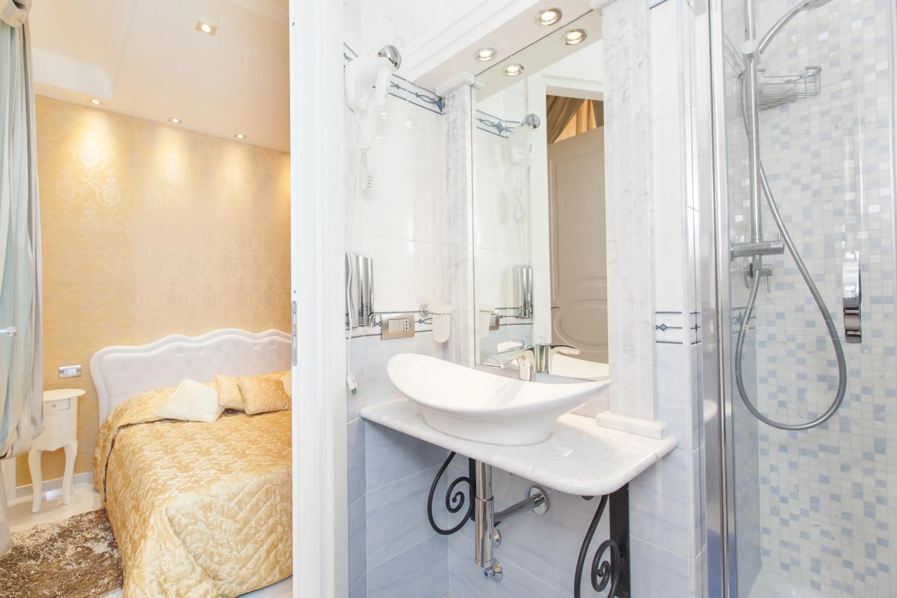 Decorative detail in Impero Vaticano San Pietro